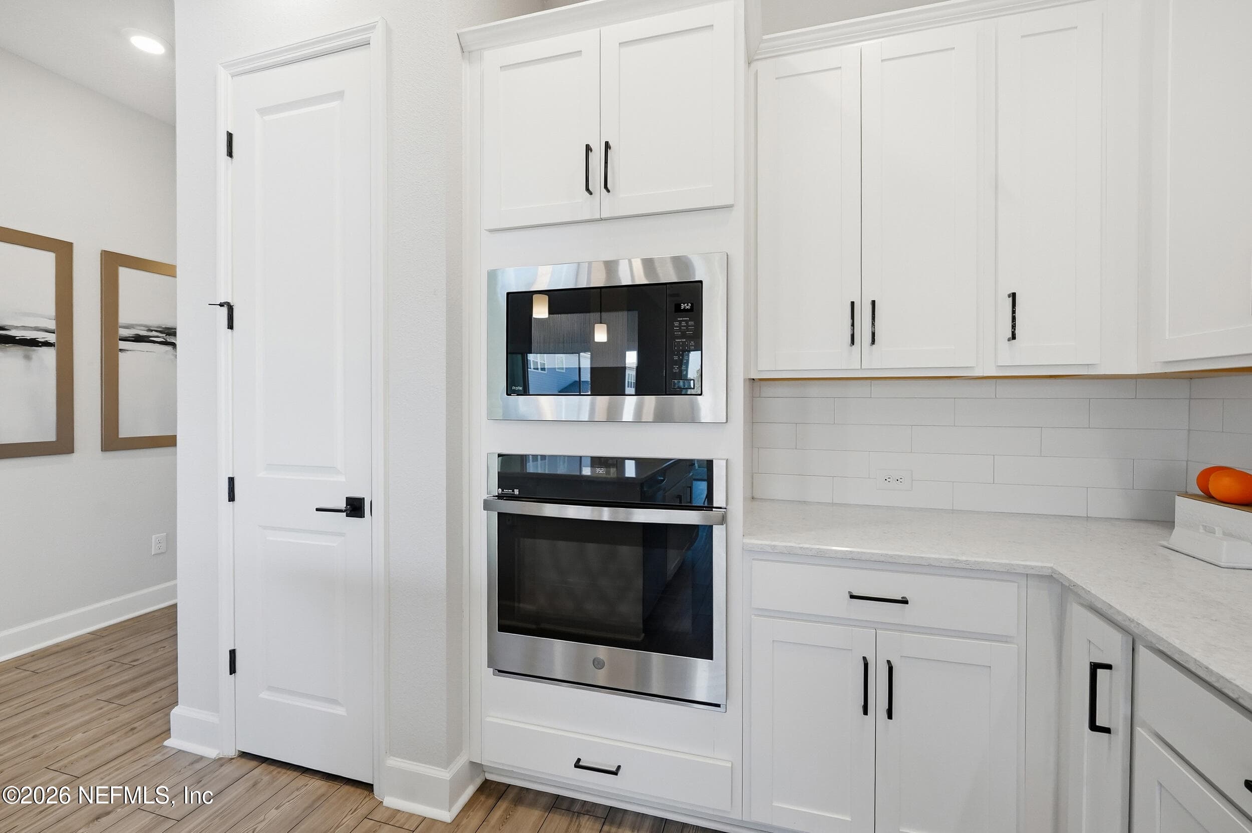 White Shaker Cabinets, Quartz Cabinets, Stainless Steel Appliances, Gas Cooking — 255 SETTLERS LANDING Drive, Ponte Vedra, FL 32081