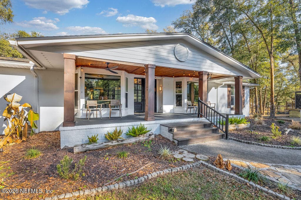 Photo 5 of 697 ARTHUR MOORE Drive, Green Cove Springs, FL 32043