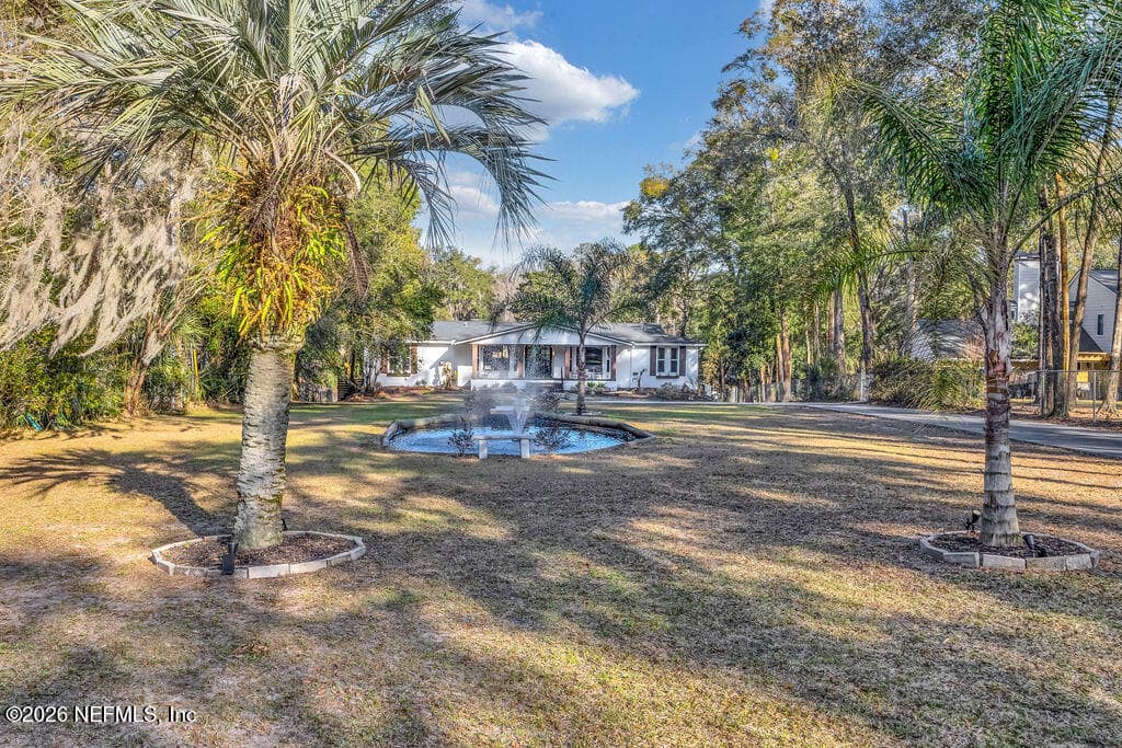 Photo 2 of 697 ARTHUR MOORE Drive, Green Cove Springs, FL 32043