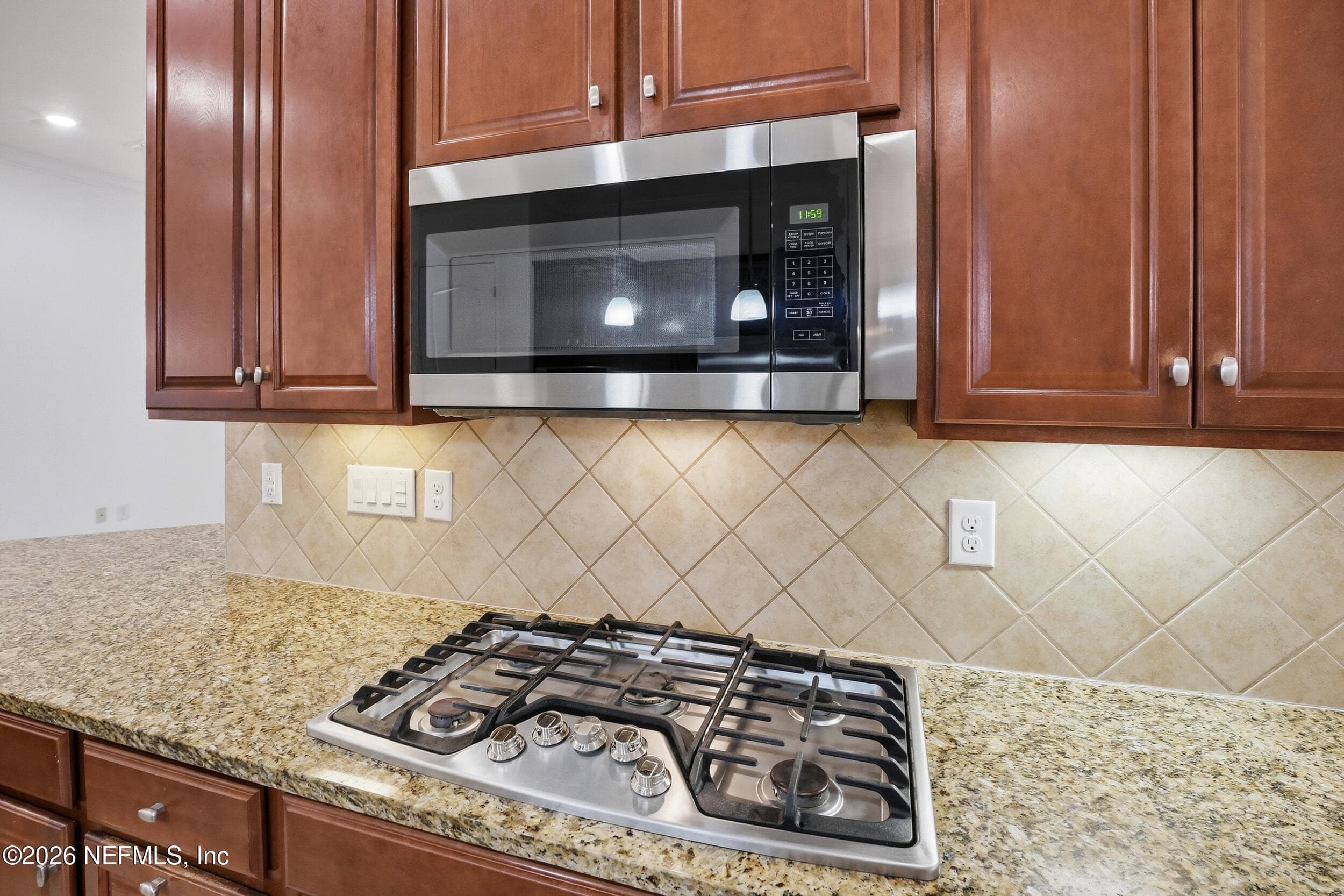 5 Gas Burners — 15 CATKIN Lane, Ponte Vedra, FL 32081