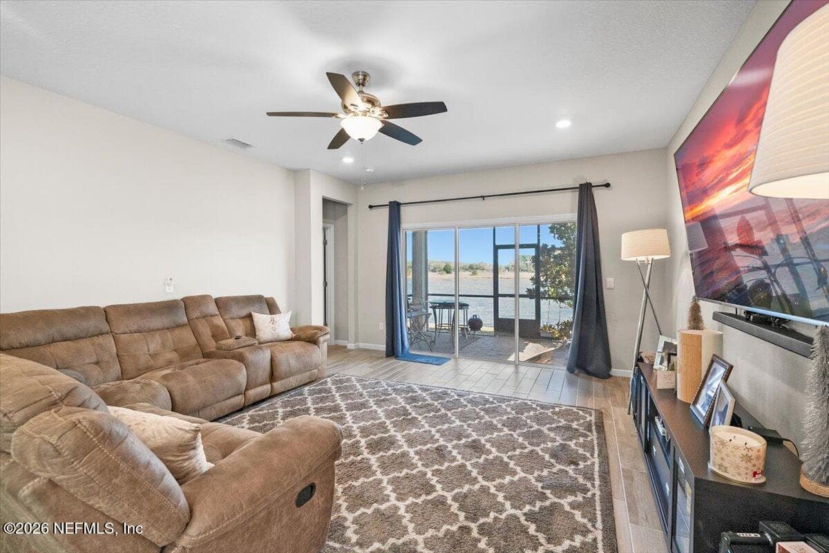 Photo 17 of 1703 MATHEWS MANOR Drive, Jacksonville, FL 32211