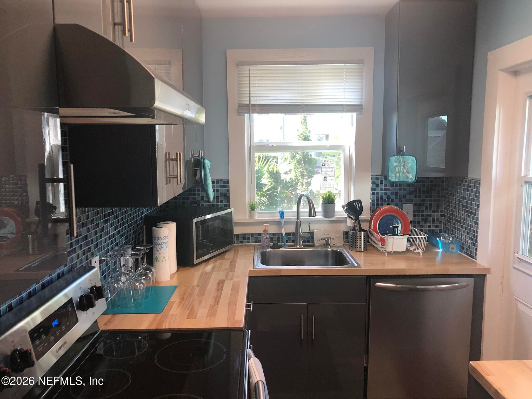 Photo 9 of 1334 1ST Street S, Jacksonville Beach, FL 32250