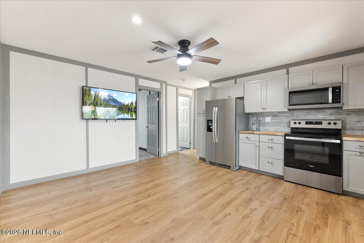 inlaw suite kitchen — 5533 CORONADO Street, Keystone Heights, FL 32656