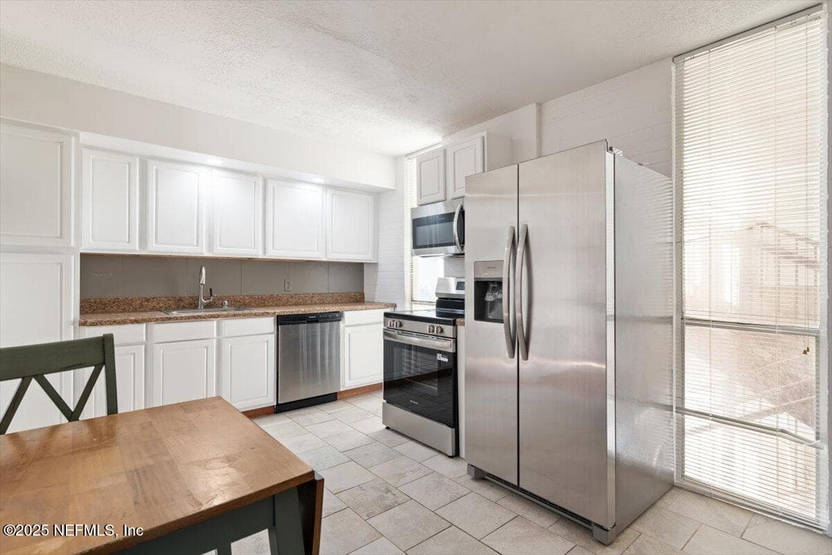 Photo 4 of 901 OCEAN Boulevard 25, Atlantic Beach, FL 32233
