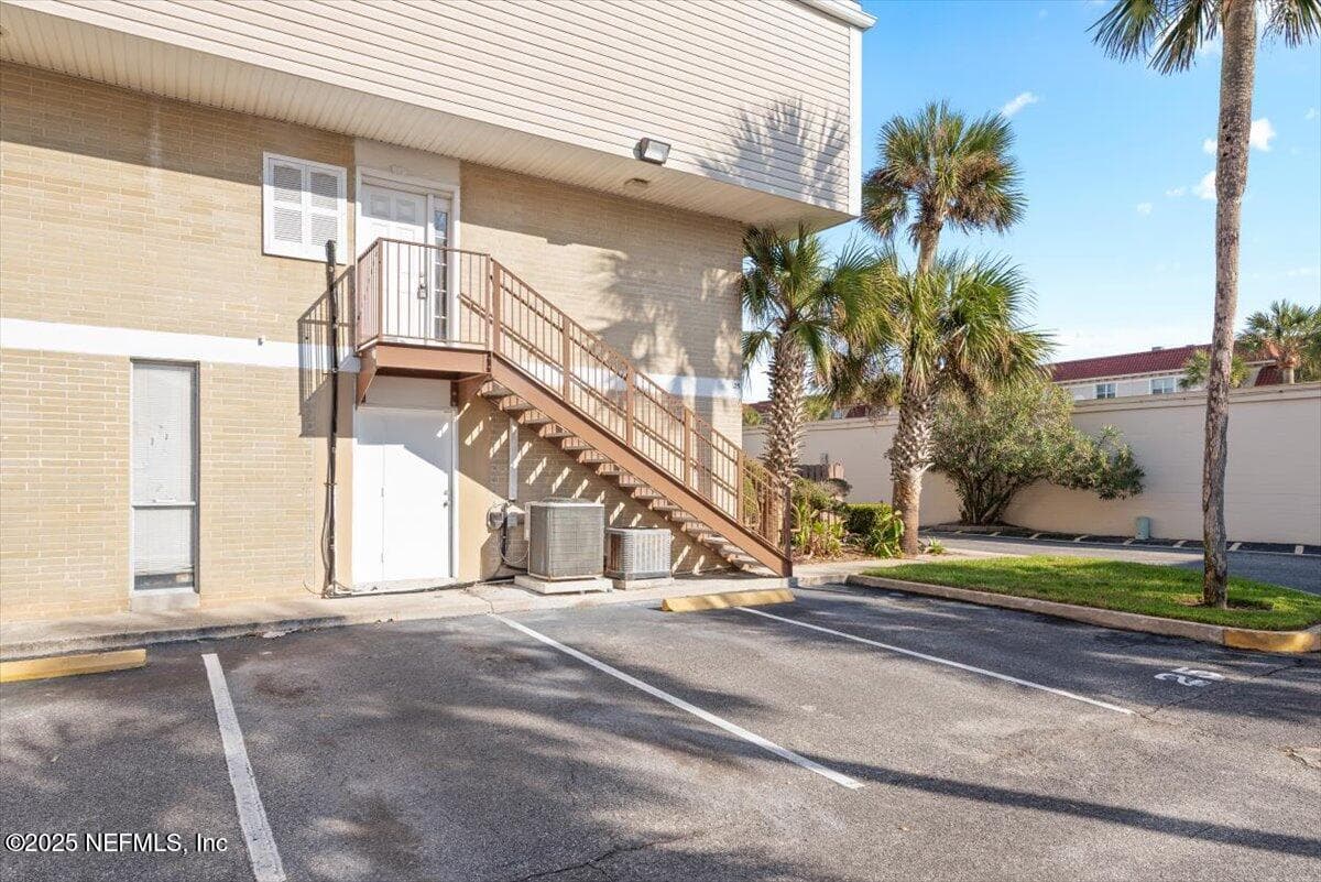 Photo 10 of 901 OCEAN Boulevard 25, Atlantic Beach, FL 32233