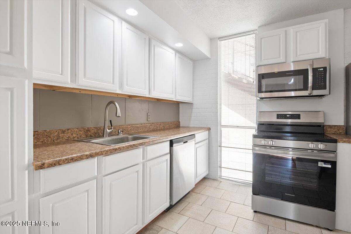 Photo 20 of 901 OCEAN Boulevard 25, Atlantic Beach, FL 32233