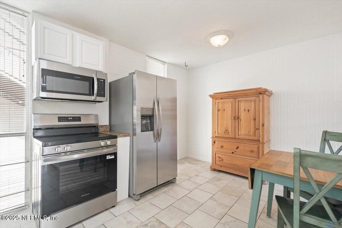 Photo 21 of 901 OCEAN Boulevard 25, Atlantic Beach, FL 32233
