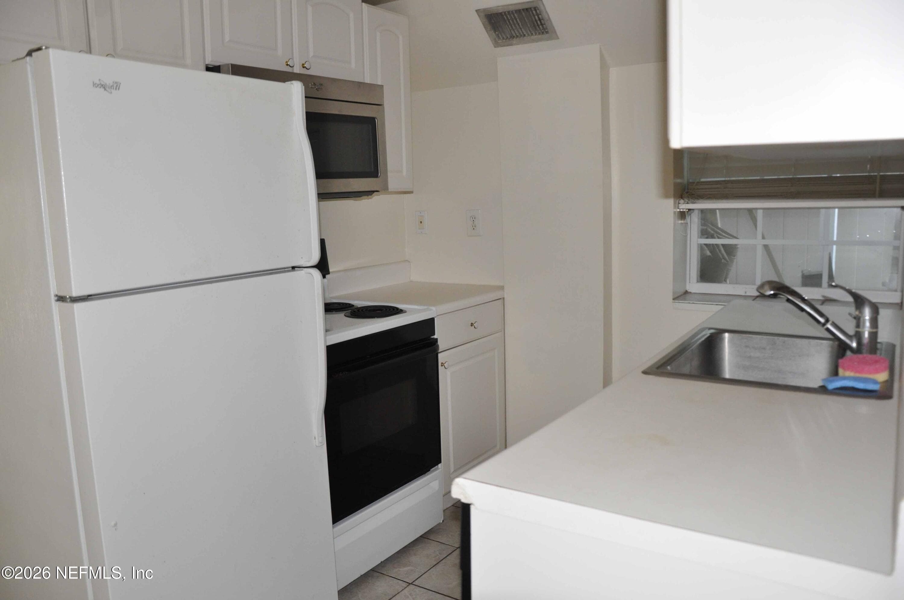 Photo 4 of 127 7TH Avenue N 102, Jacksonville Beach, FL 32250
