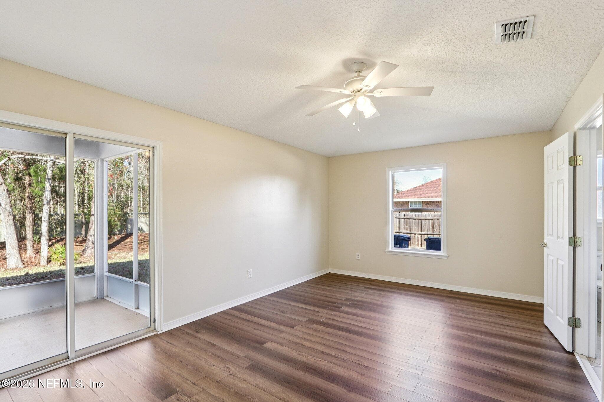 Photo 3 of 15678 MOSS HOLLOW Drive, Jacksonville, FL 32218