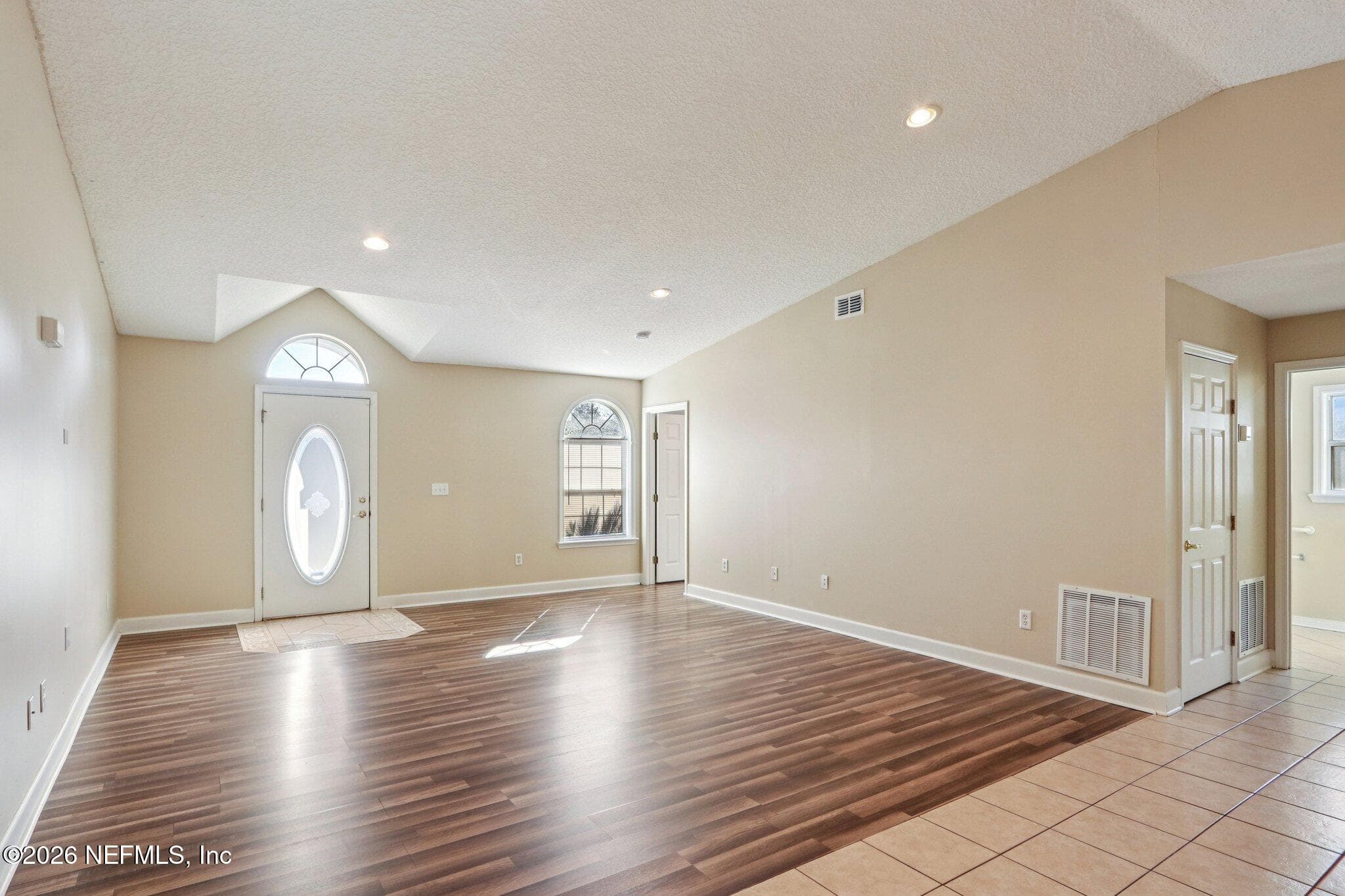 Photo 6 of 15678 MOSS HOLLOW Drive, Jacksonville, FL 32218