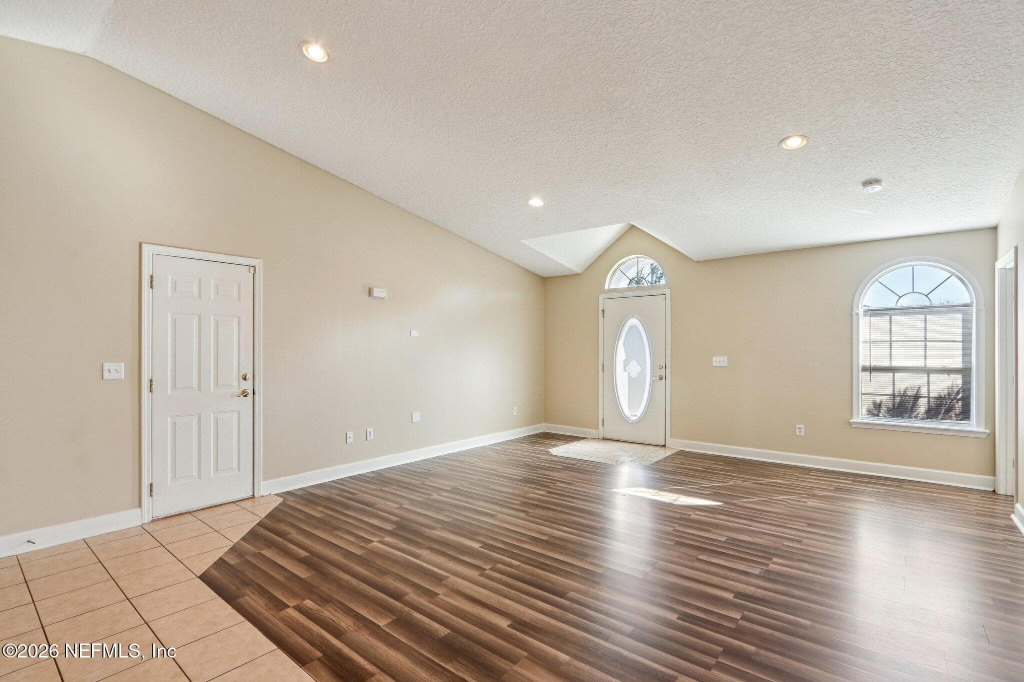 Photo 8 of 15678 MOSS HOLLOW Drive, Jacksonville, FL 32218