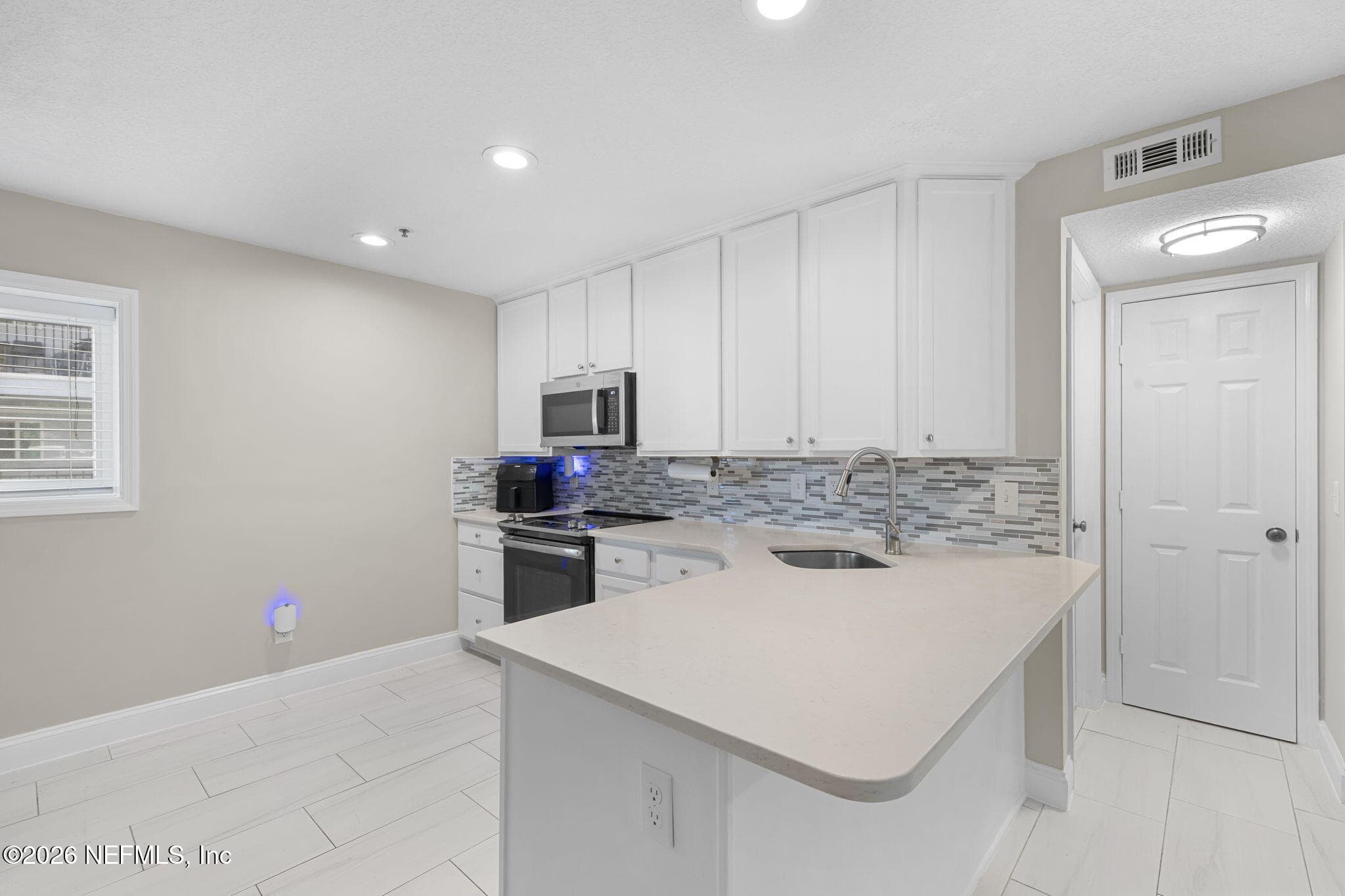 Photo 8 of 210 11TH Avenue N 104, Jacksonville Beach, FL 32250