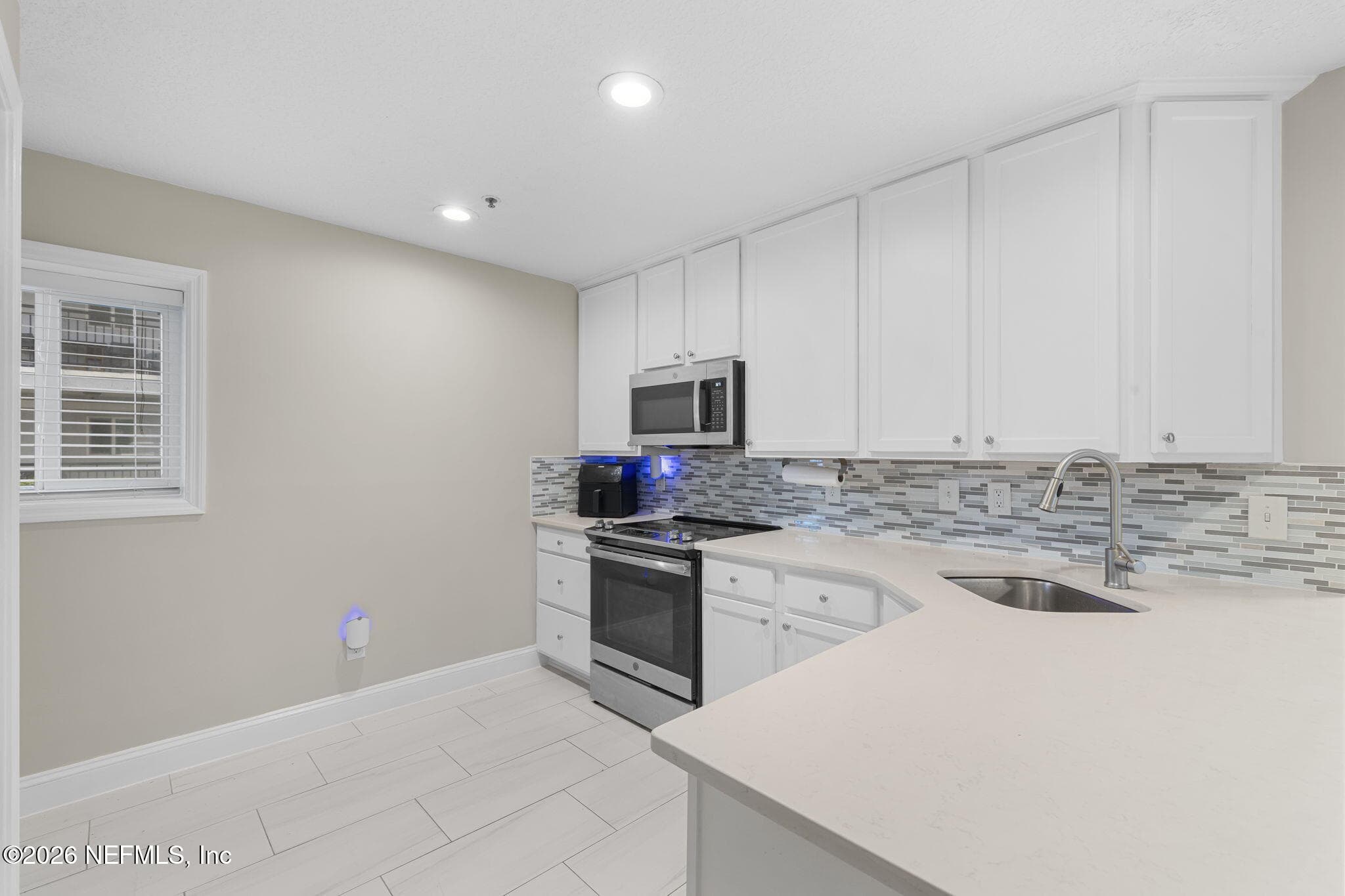 Photo 9 of 210 11TH Avenue N 104, Jacksonville Beach, FL 32250