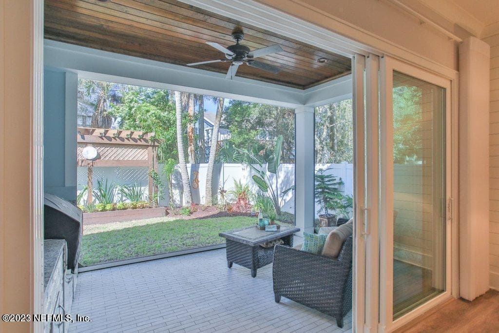 Photo 13 of 264 OCEAN Boulevard, Atlantic Beach, FL 32233