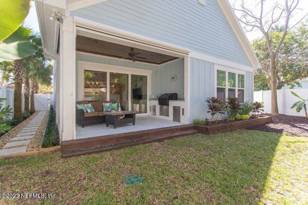 Photo 24 of 264 OCEAN Boulevard, Atlantic Beach, FL 32233