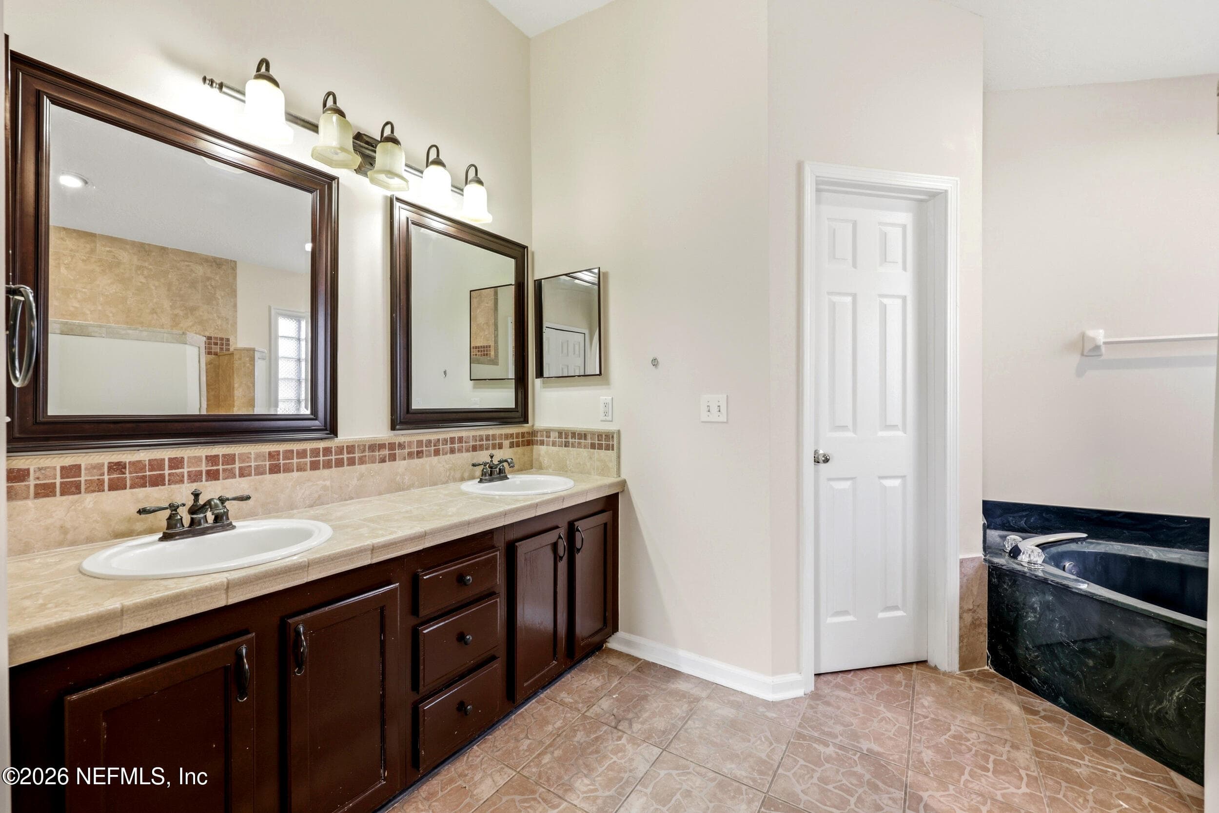 Photo 18 of 2928 WATERS VIEW Circle, Orange Park, FL 32073