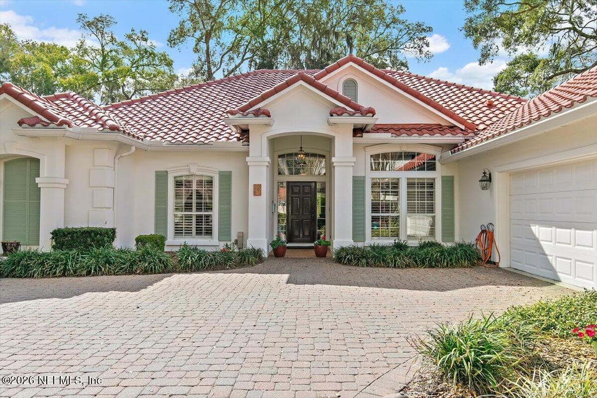New roof and new pavers, welcoming entrance — 117 MEETING Way, Ponte Vedra Beach, FL 32082