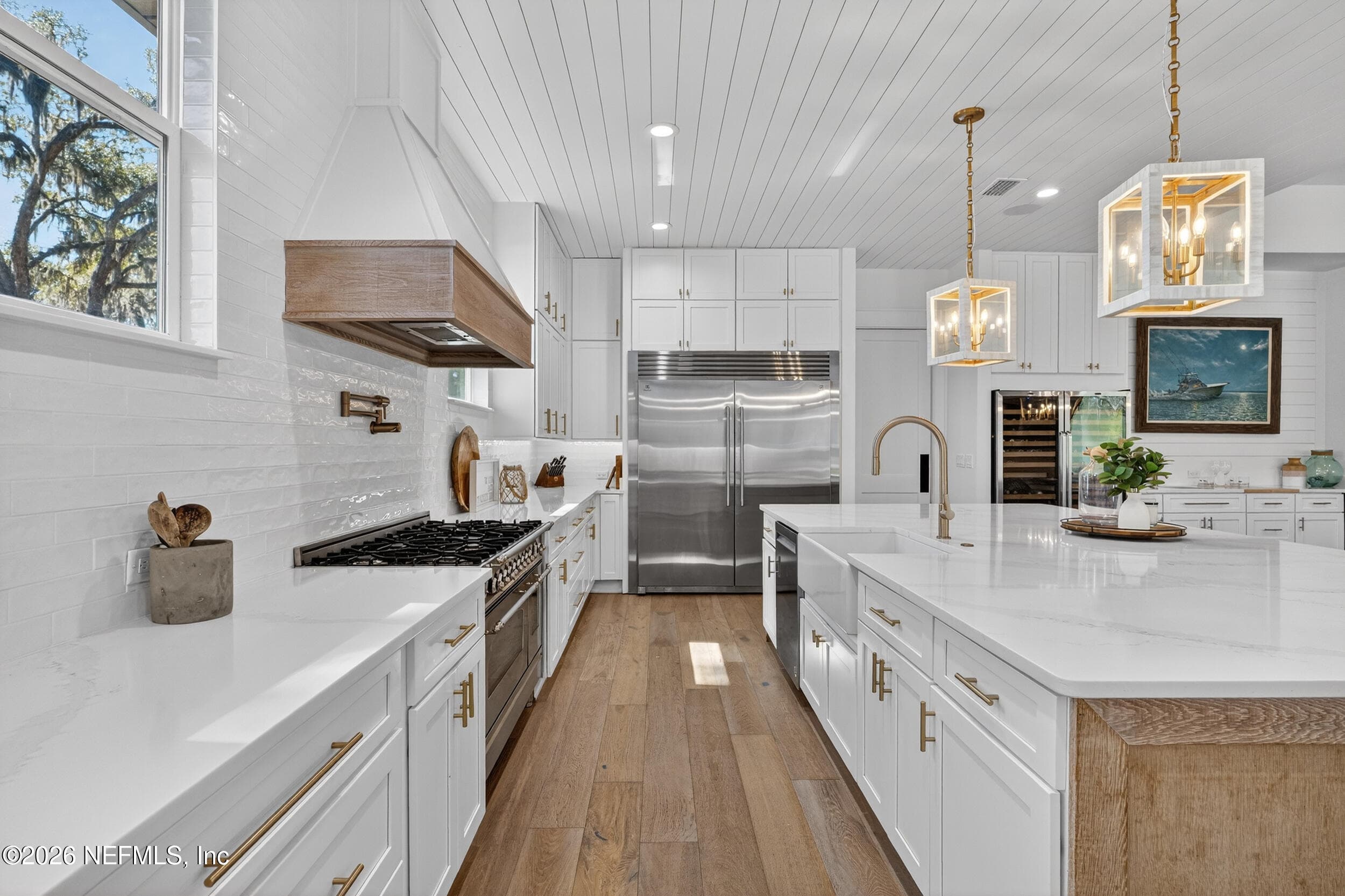 Commerical size refrigerator — 10800 COUNTY ROAD 13 N, St. Augustine, FL 32092