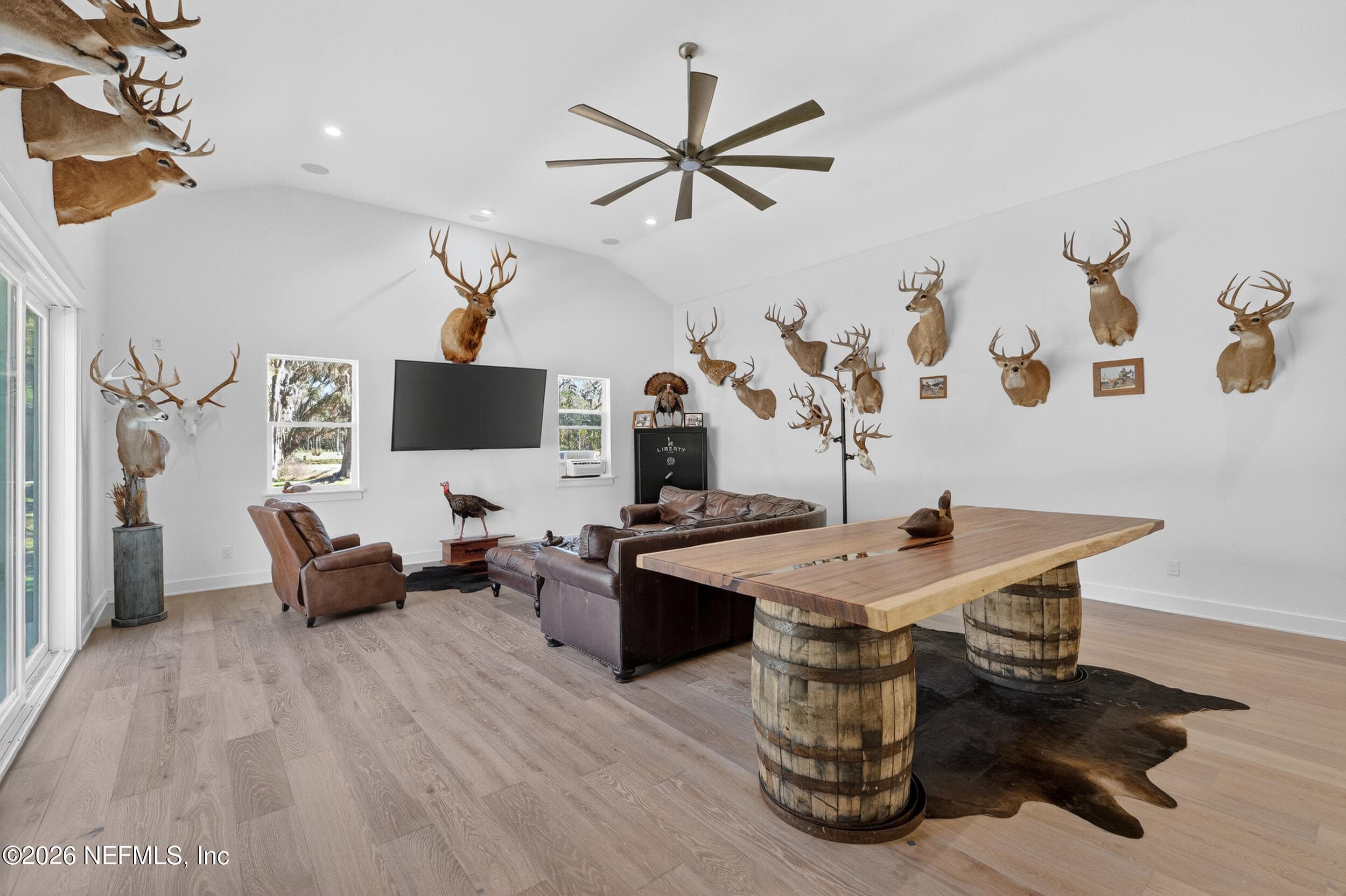 Man cave or pool house...you decide! — 10800 COUNTY ROAD 13 N, St. Augustine, FL 32092