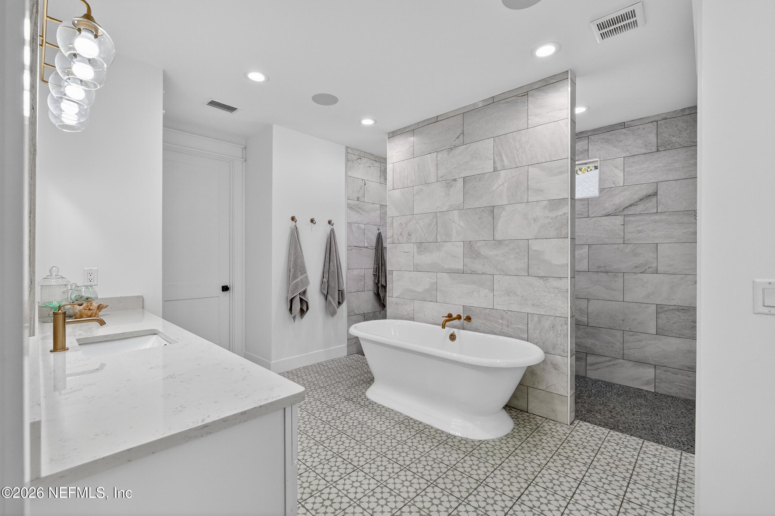 Separate soaking tub — 10800 COUNTY ROAD 13 N, St. Augustine, FL 32092