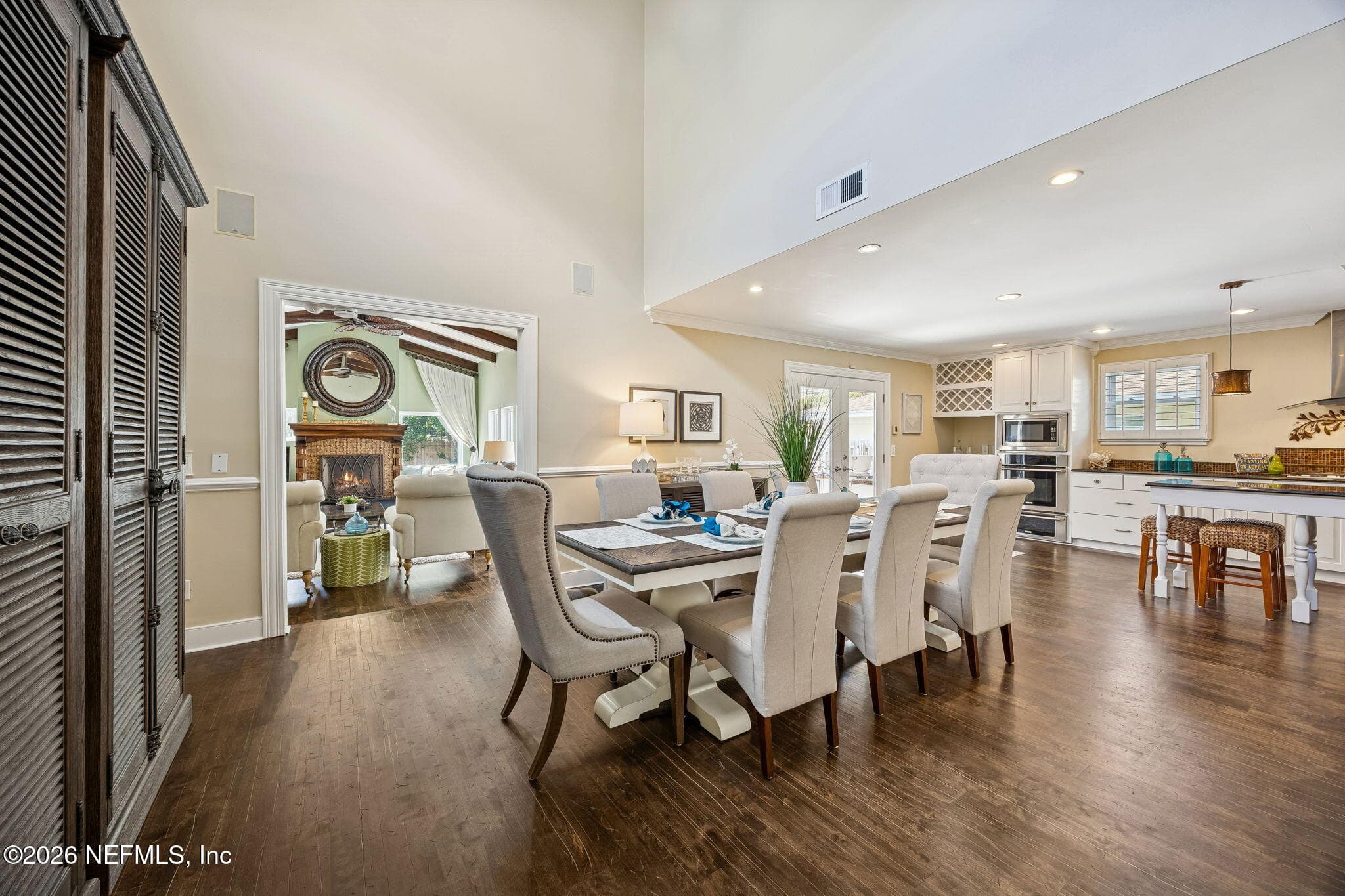 Vaulted Ceiling is Spacious and Inviting — 212 33RD Avenue S, Jacksonville Beach, FL 32250
