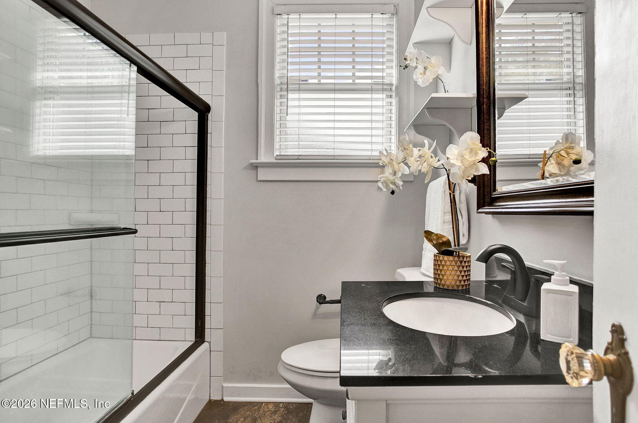 Updated bath with tub/shower — 1416 SAN MATEO Avenue, Jacksonville, FL 32207