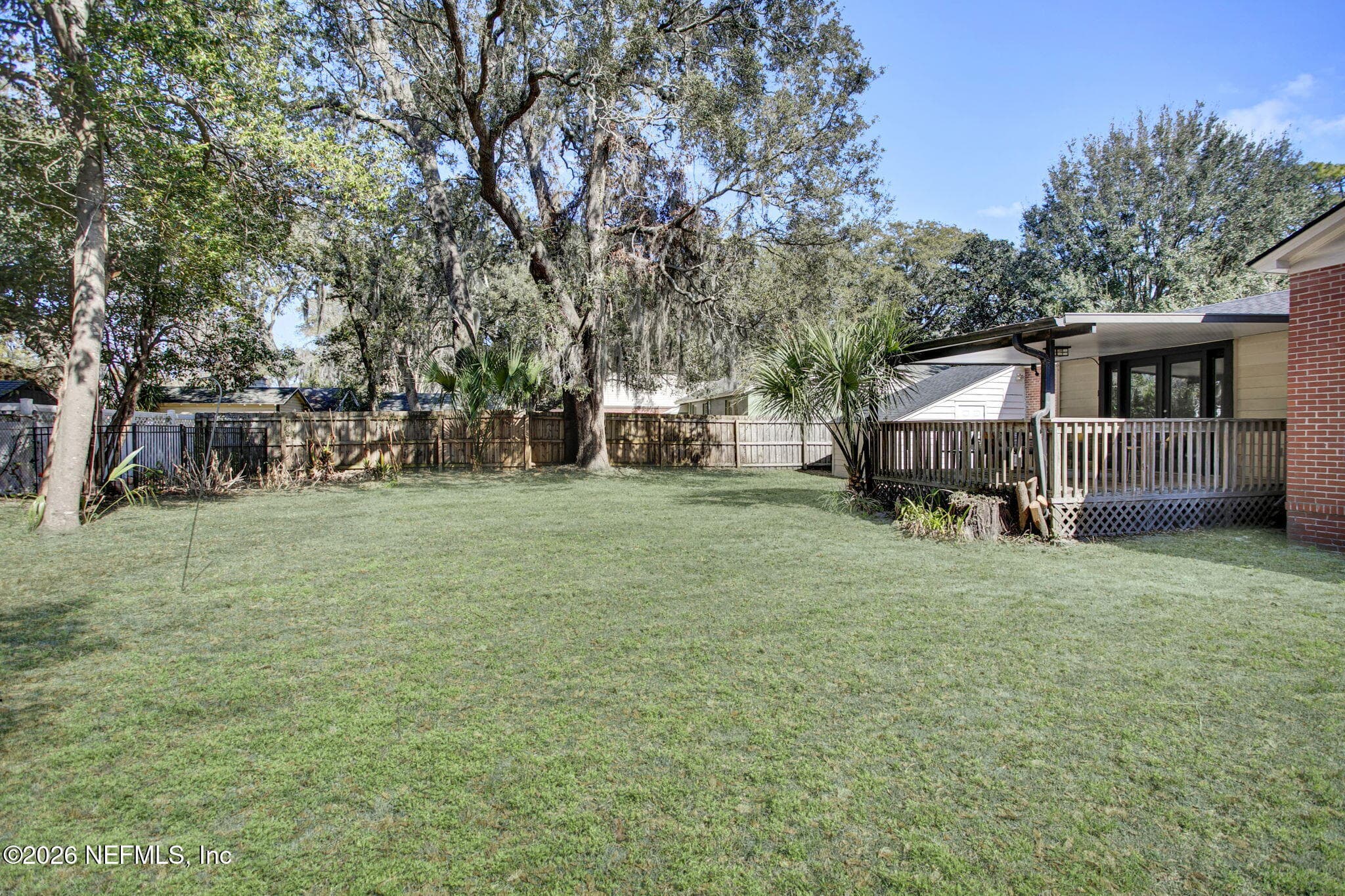 Deck overlooking expansive backyard — 1416 SAN MATEO Avenue, Jacksonville, FL 32207