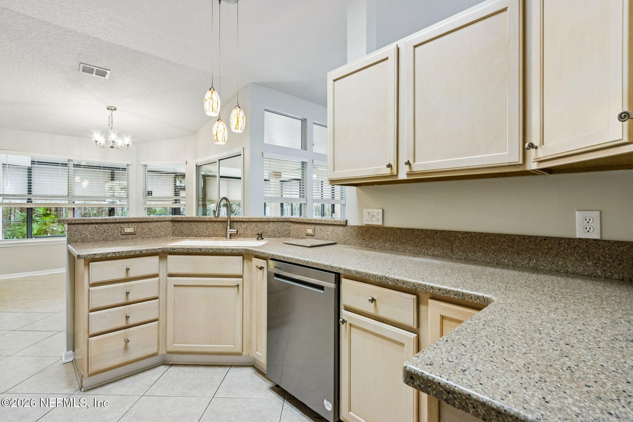 Photo 13 of 881 BUCKEYE Lane W, Jacksonville, FL 32259