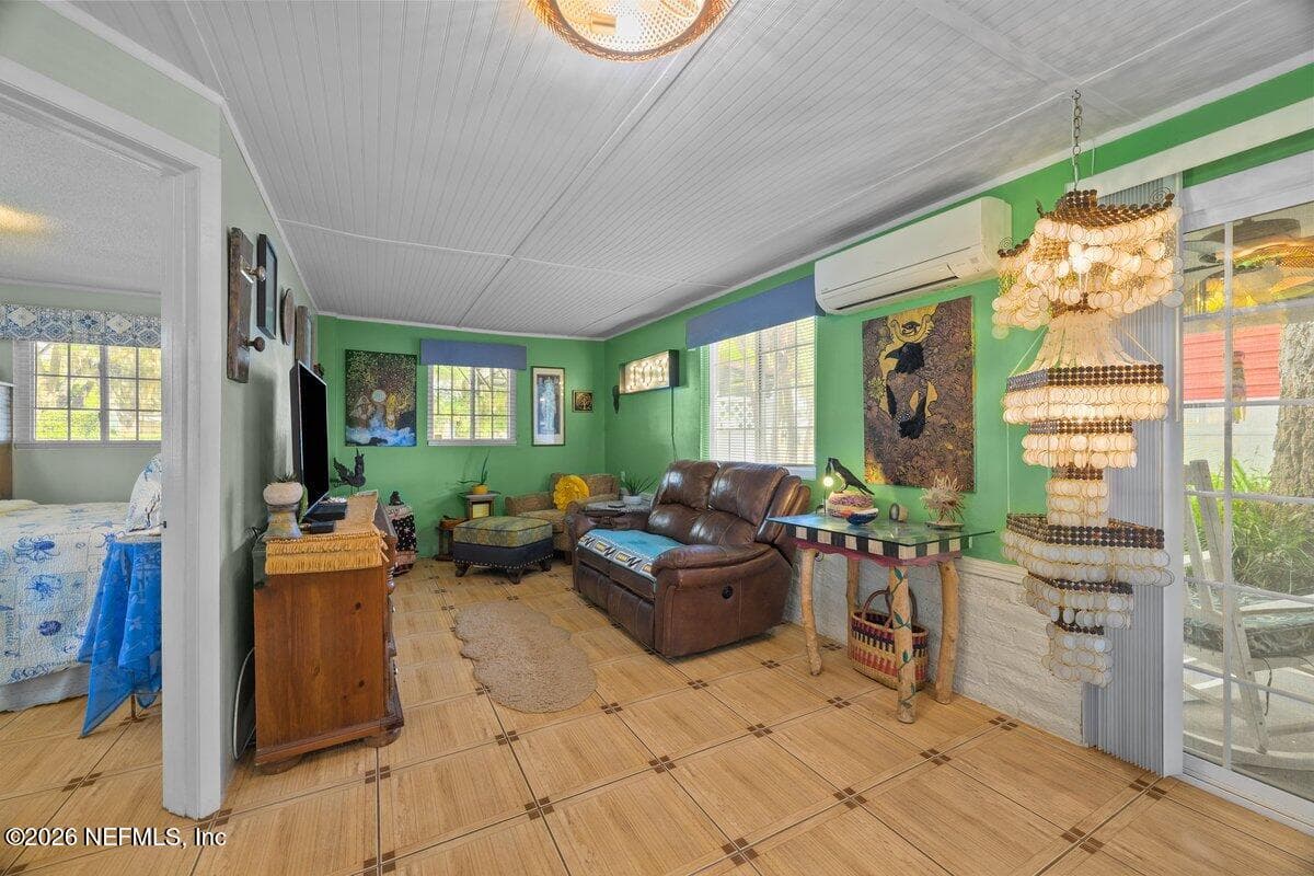 Guest House Living room — 101 ORANGE Street, Satsuma, FL 32189