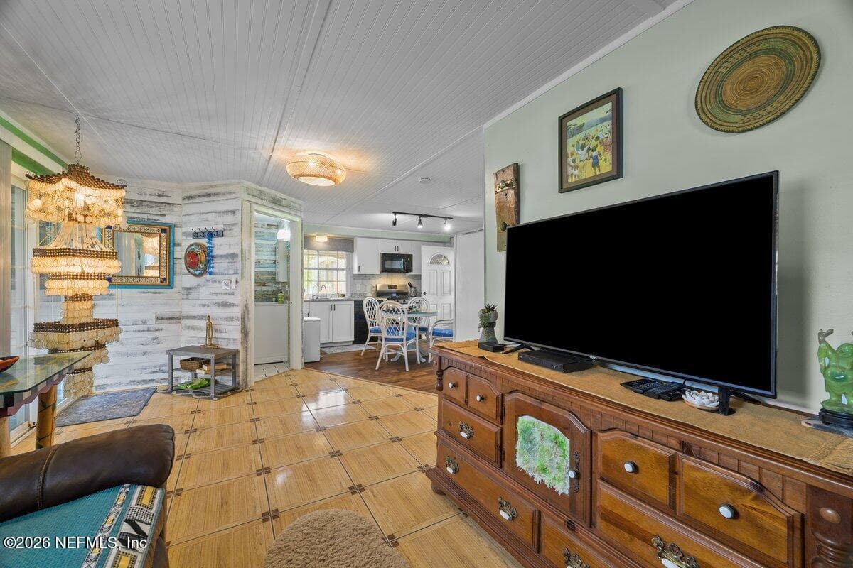 Guest House Living Room — 101 ORANGE Street, Satsuma, FL 32189