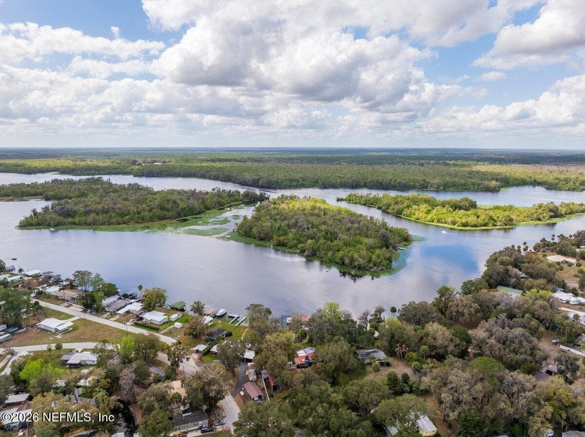 Protection from the 7 sister island on the st. Johns River — 101 ORANGE Street, Satsuma, FL 32189