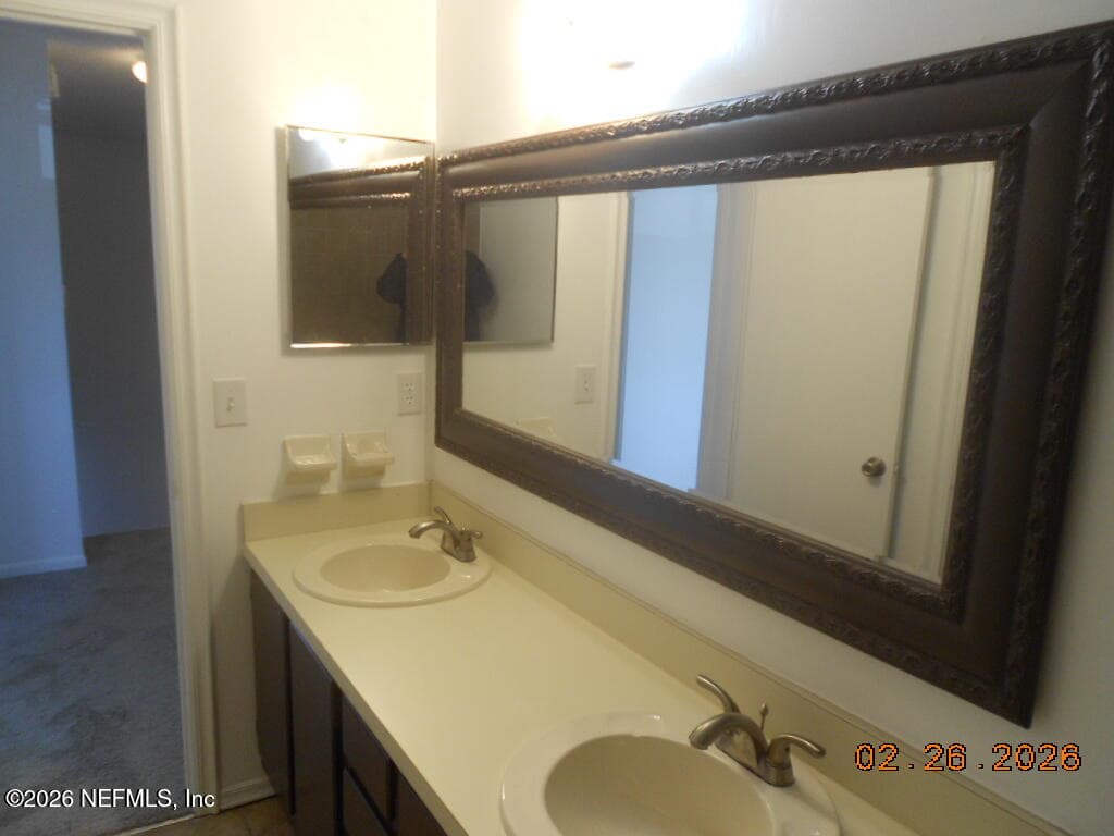 Photo 13 of 5642 PINEBAY Circle S, Jacksonville, FL 32244
