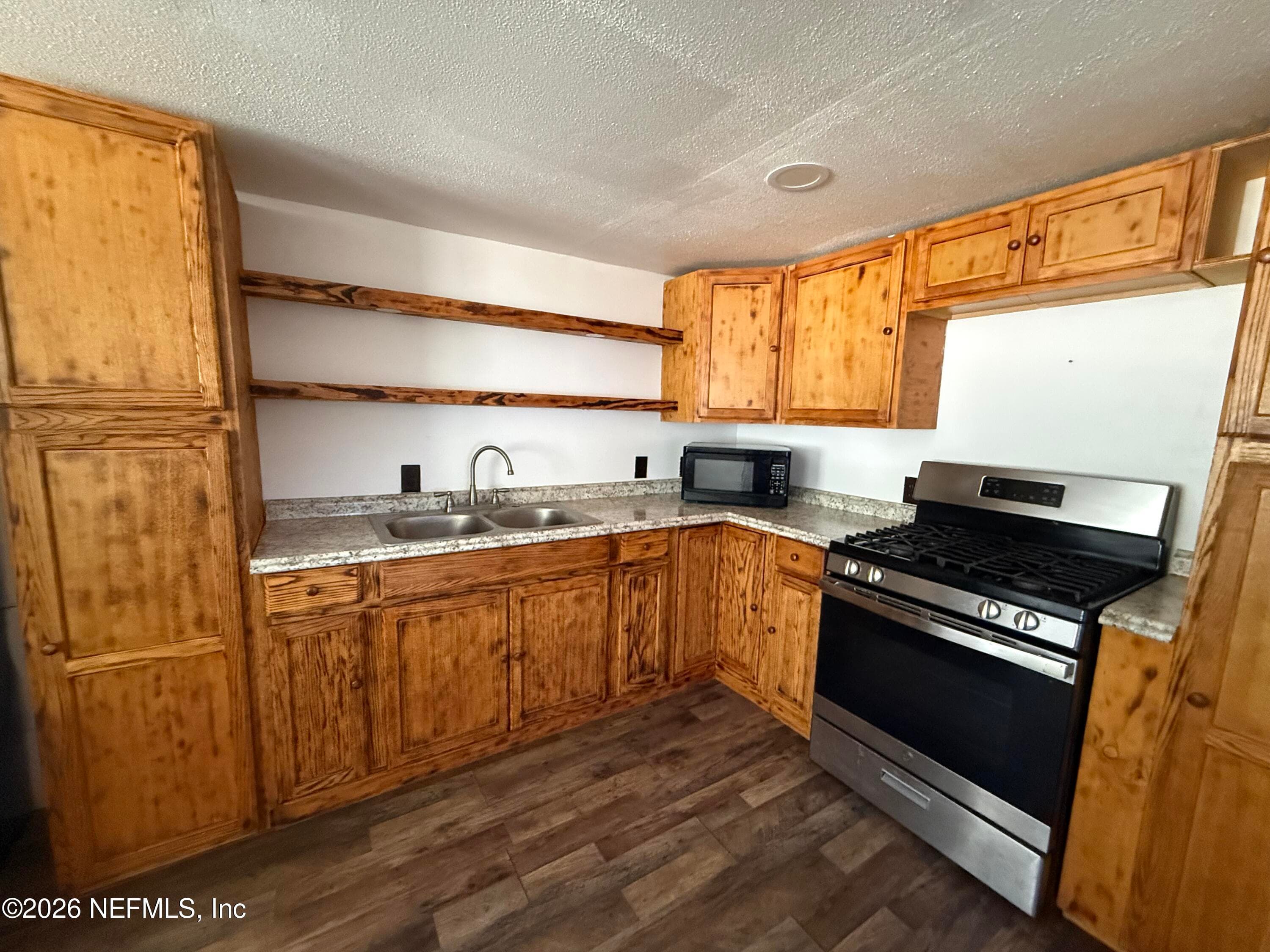 Photo 11 of 109 MARTINDALE Avenue, Interlachen, FL 32148