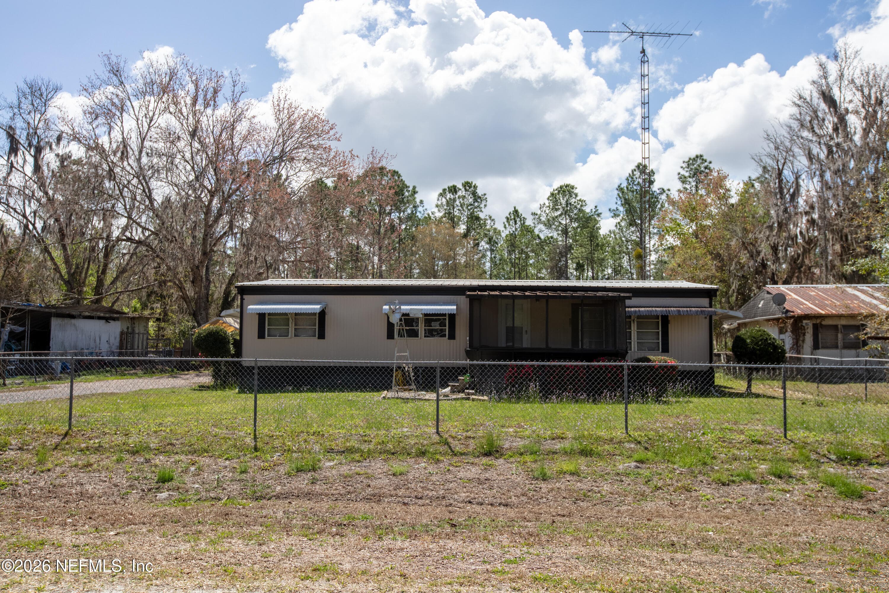 Photo 4 of 18013 NE 135th Avenue, Waldo, FL 32694
