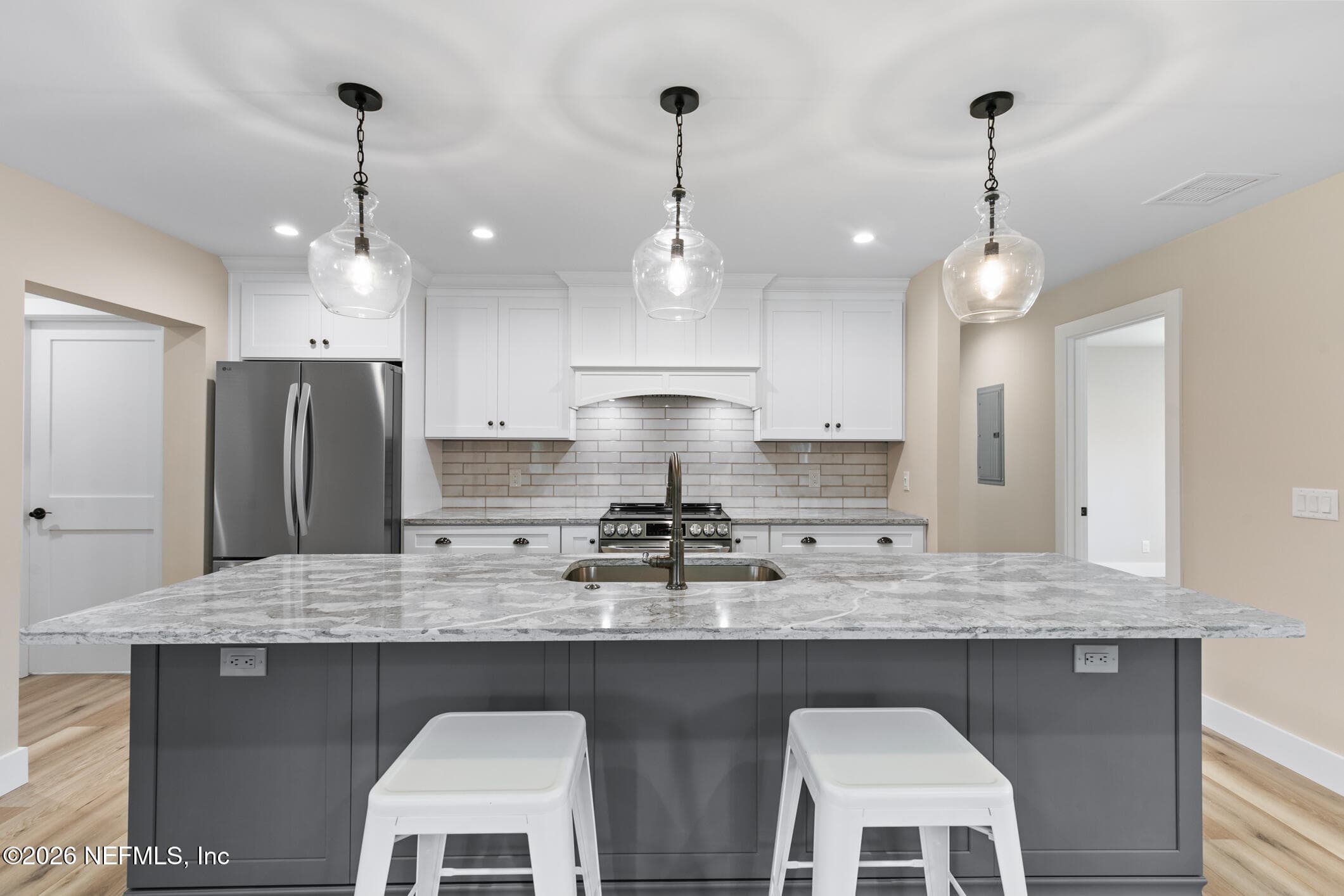 Photo 10 of 1124 OCEANWOOD Drive S, Neptune Beach, FL 32266