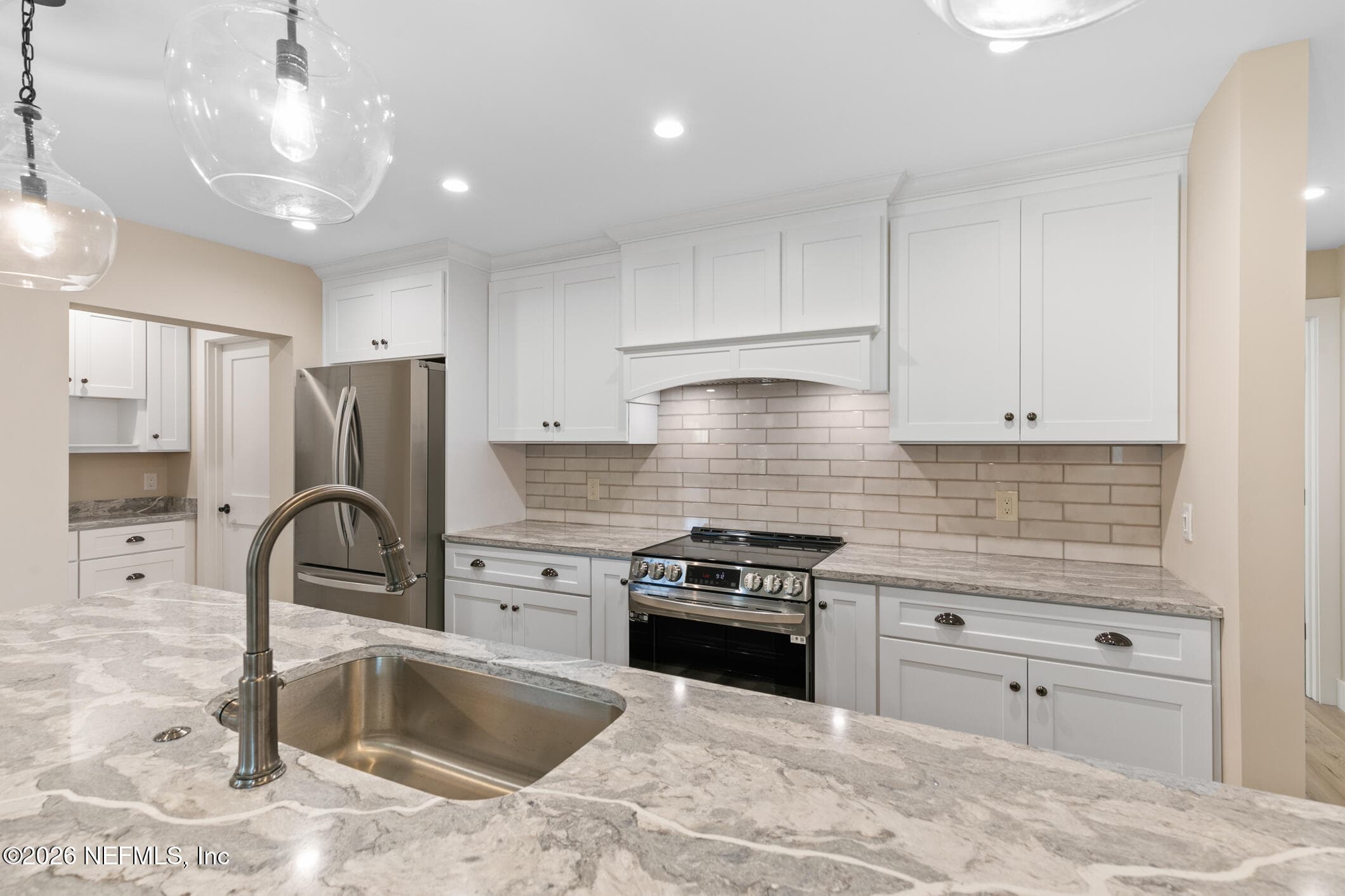 Photo 12 of 1124 OCEANWOOD Drive S, Neptune Beach, FL 32266