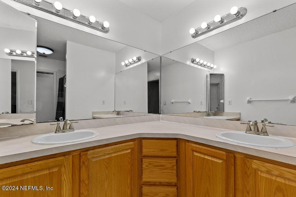 Photo 19 of 1242 KING JAMES Place, Jacksonville, FL 32218