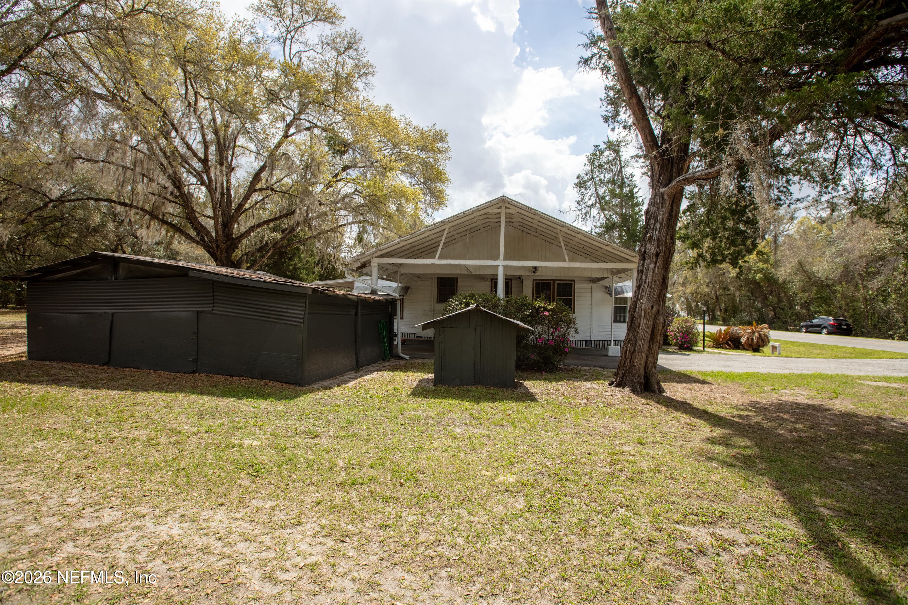Photo 13 of 412 S COUNTY ROAD 21, Hawthorne, FL 32640