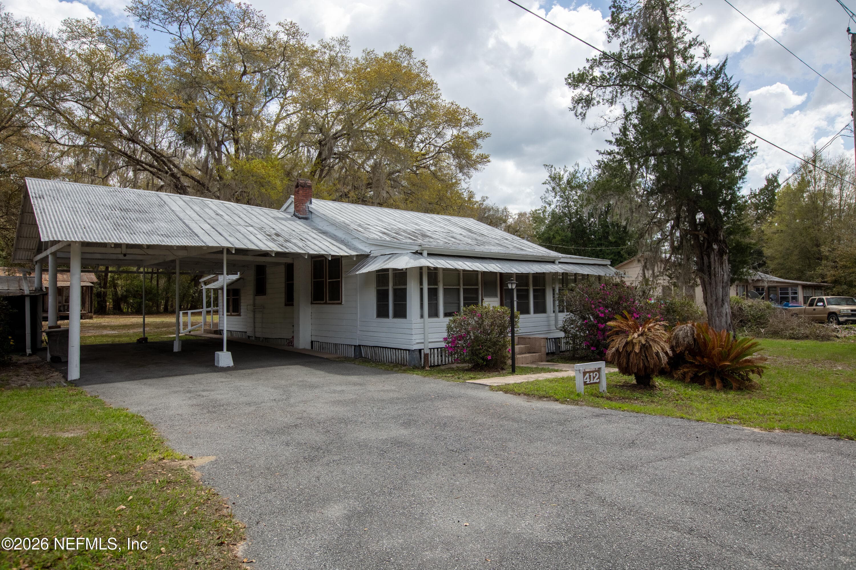 Photo 2 of 412 S COUNTY ROAD 21, Hawthorne, FL 32640