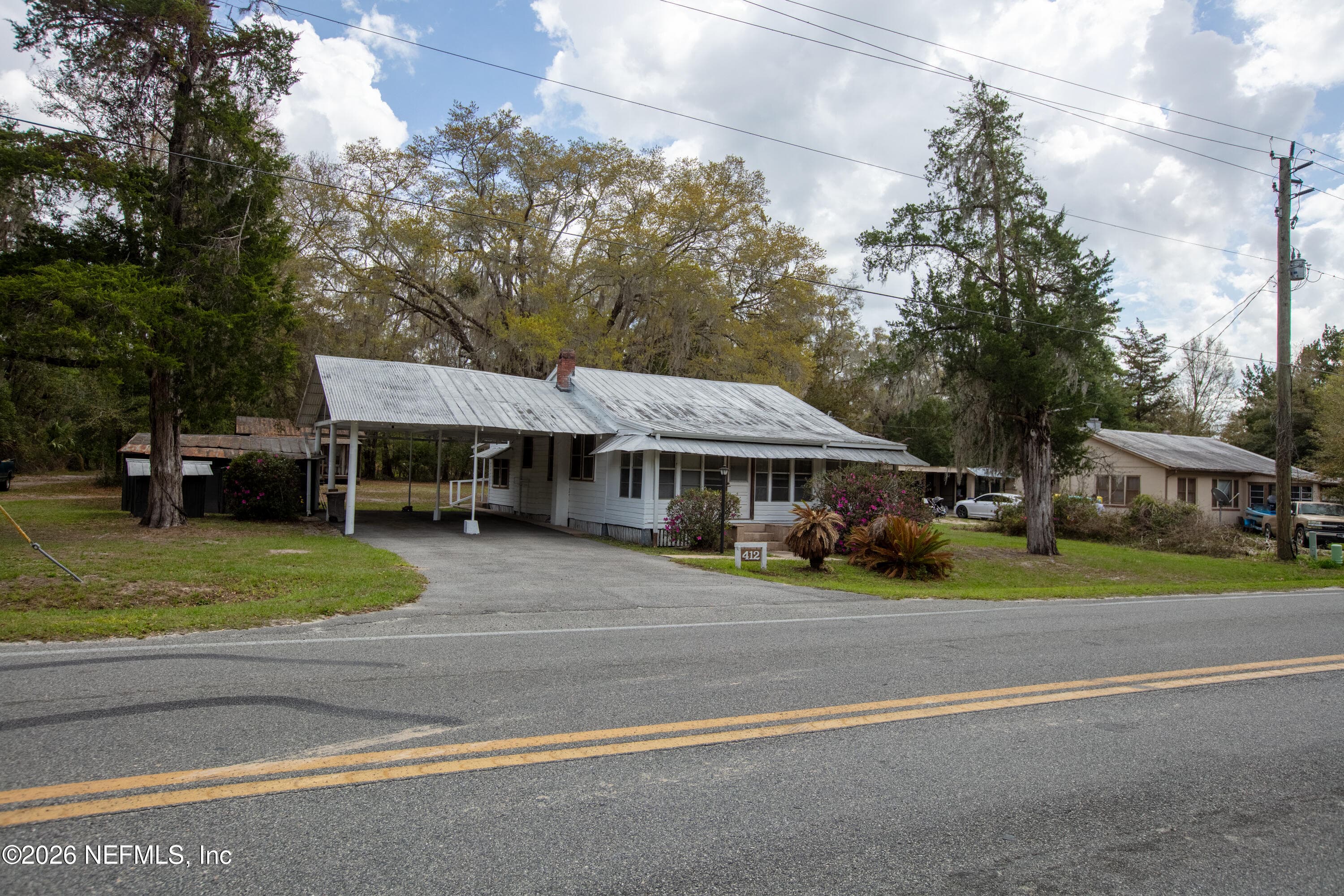 Photo 3 of 412 S COUNTY ROAD 21, Hawthorne, FL 32640