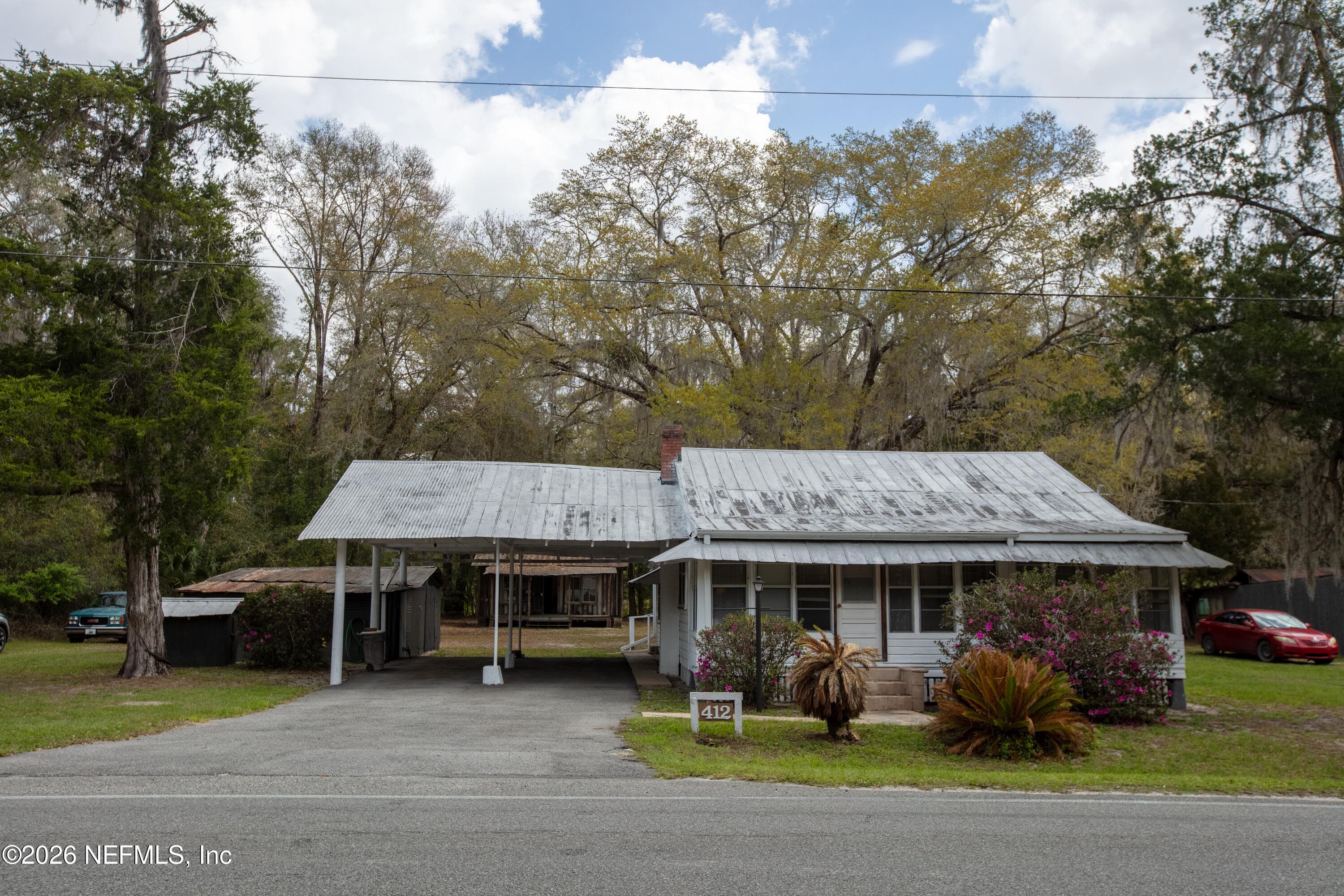 Photo 5 of 412 S COUNTY ROAD 21, Hawthorne, FL 32640