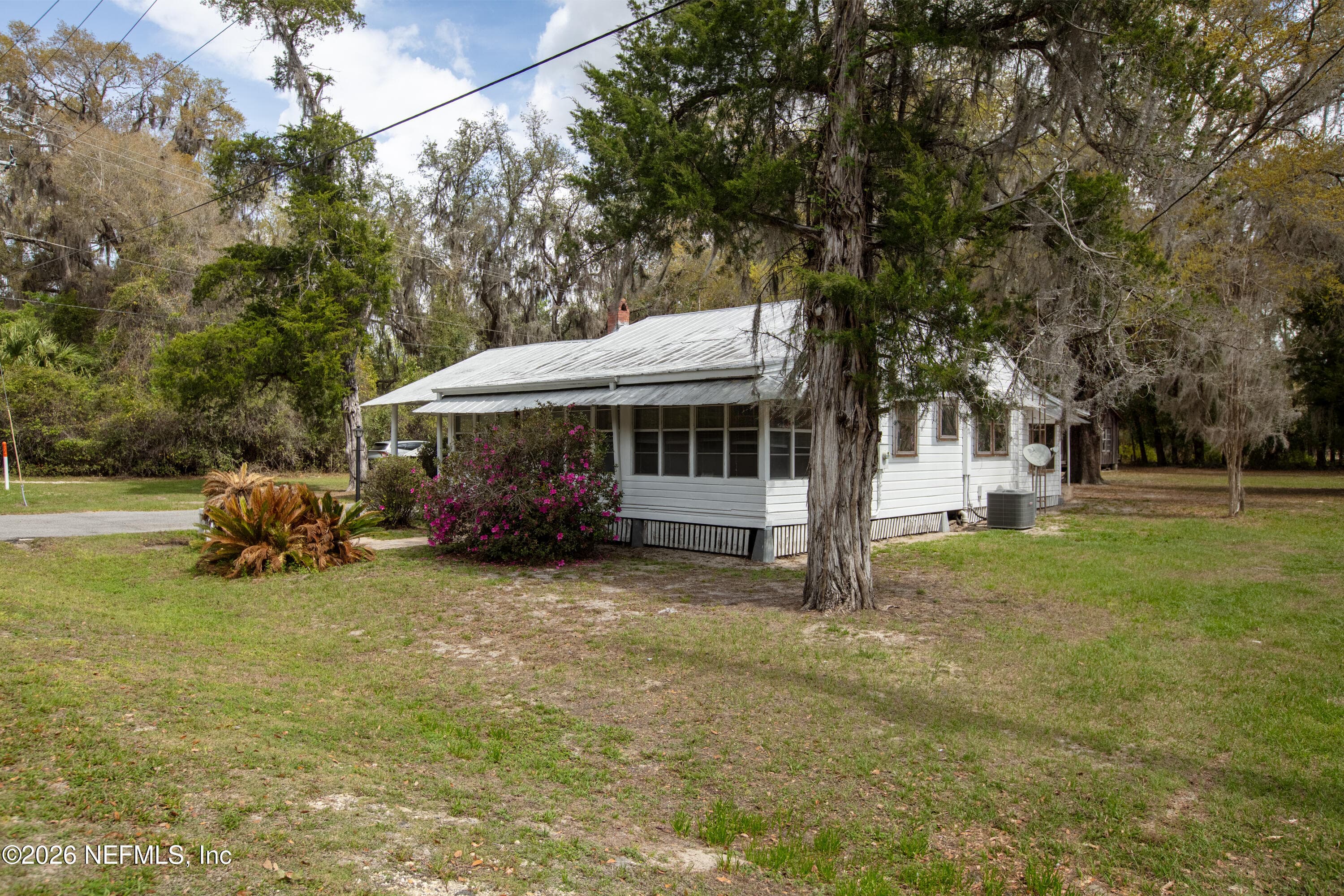 Photo 6 of 412 S COUNTY ROAD 21, Hawthorne, FL 32640