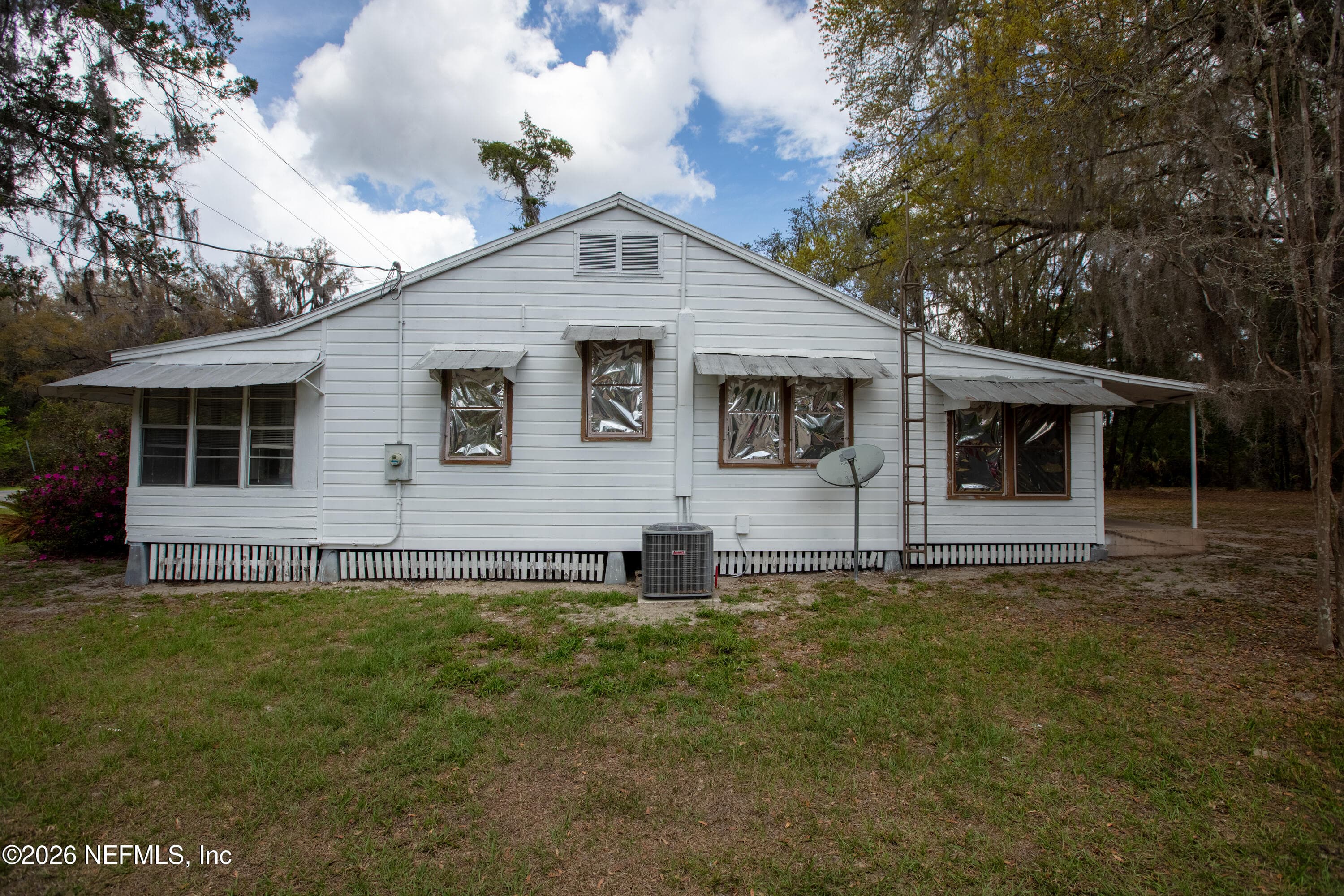 Photo 12 of 412 S COUNTY ROAD 21, Hawthorne, FL 32640