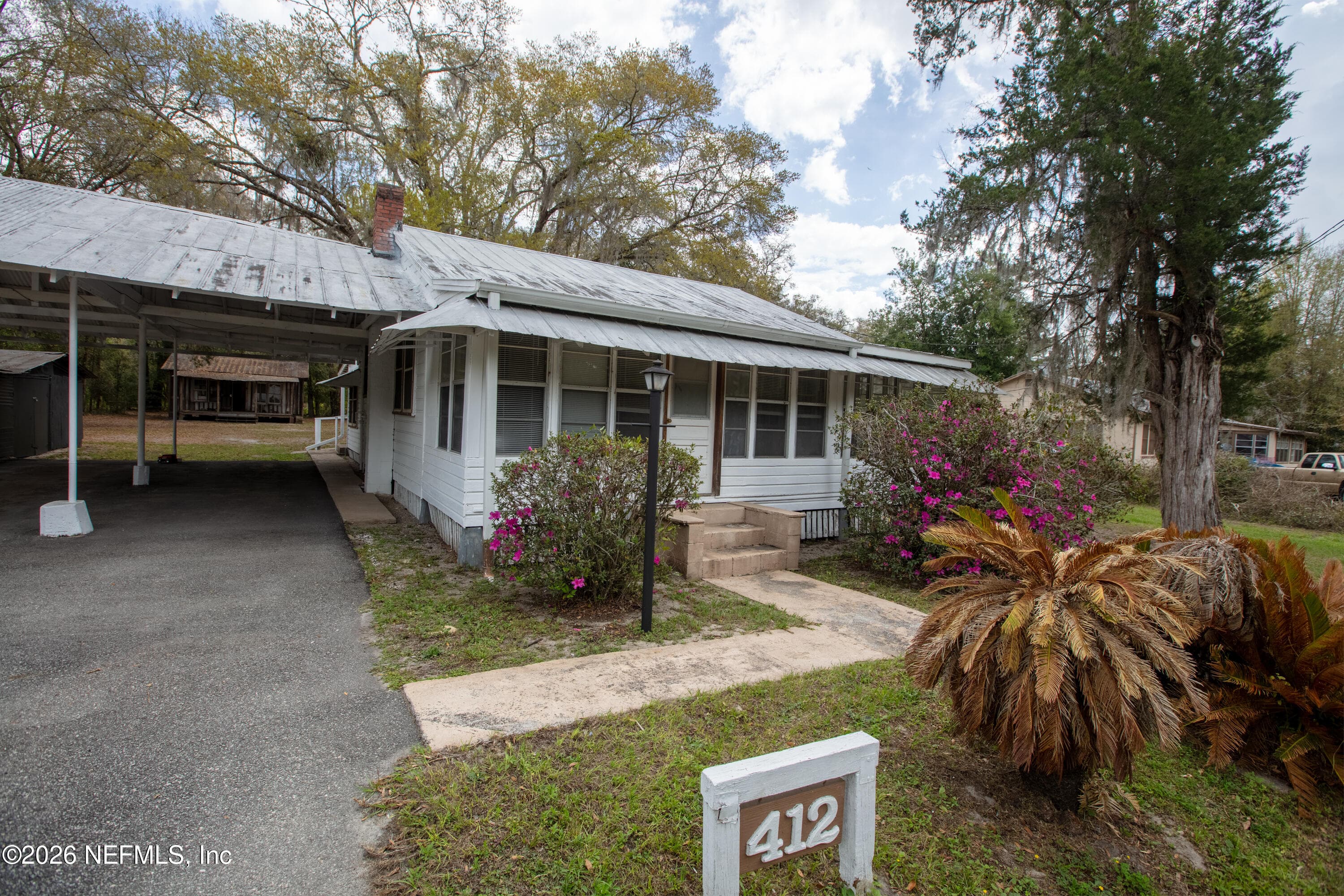 Photo 7 of 412 S COUNTY ROAD 21, Hawthorne, FL 32640