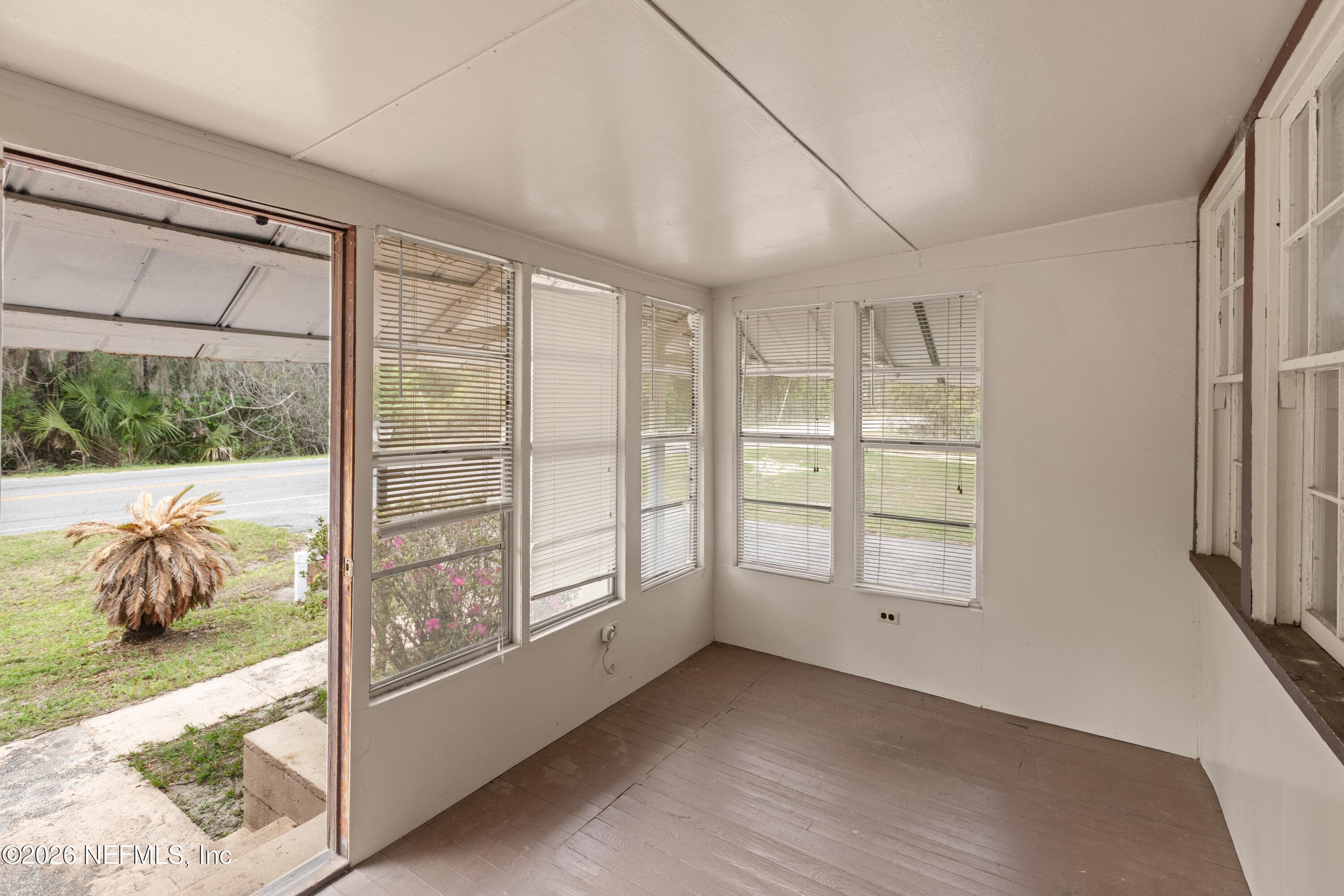 Photo 16 of 412 S COUNTY ROAD 21, Hawthorne, FL 32640