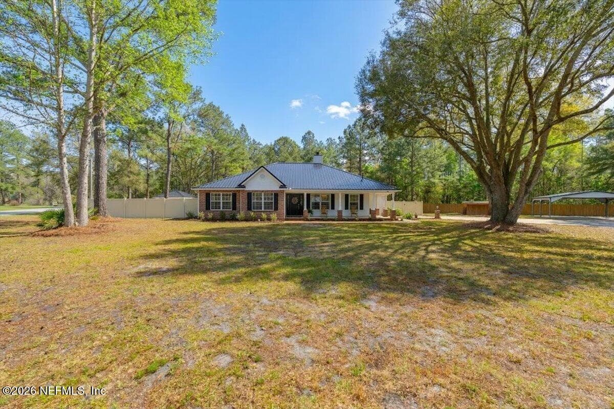 Photo 3 of 129 GRASSY Lane, Palatka, FL 32177