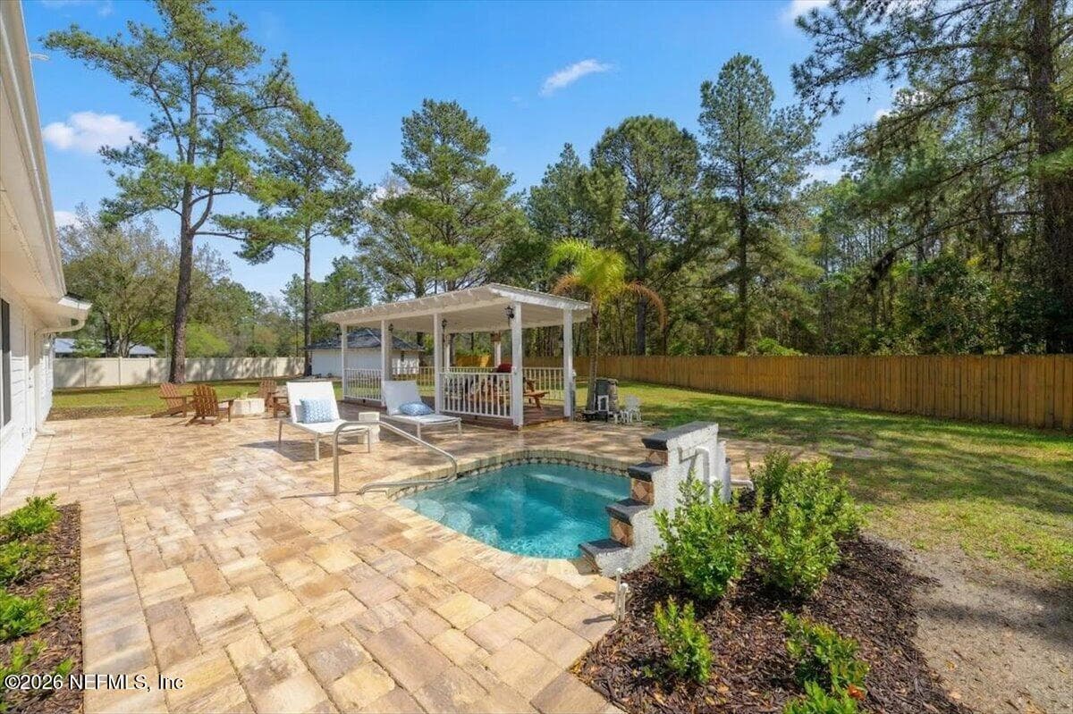 Photo 9 of 129 GRASSY Lane, Palatka, FL 32177