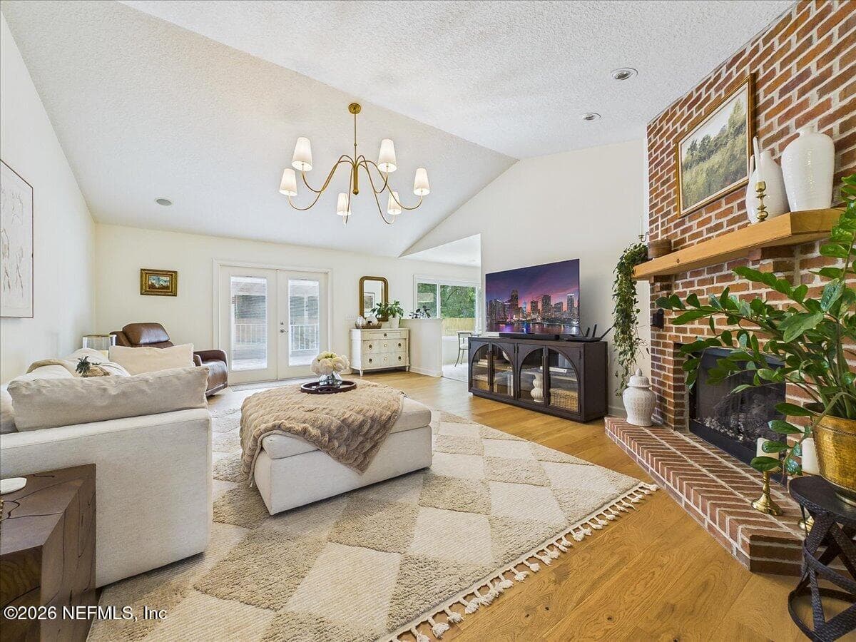 Photo 11 of 129 GRASSY Lane, Palatka, FL 32177