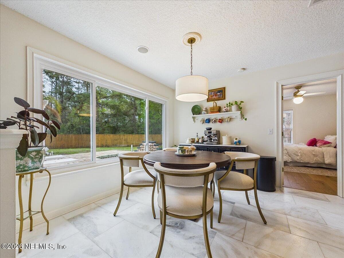Photo 17 of 129 GRASSY Lane, Palatka, FL 32177