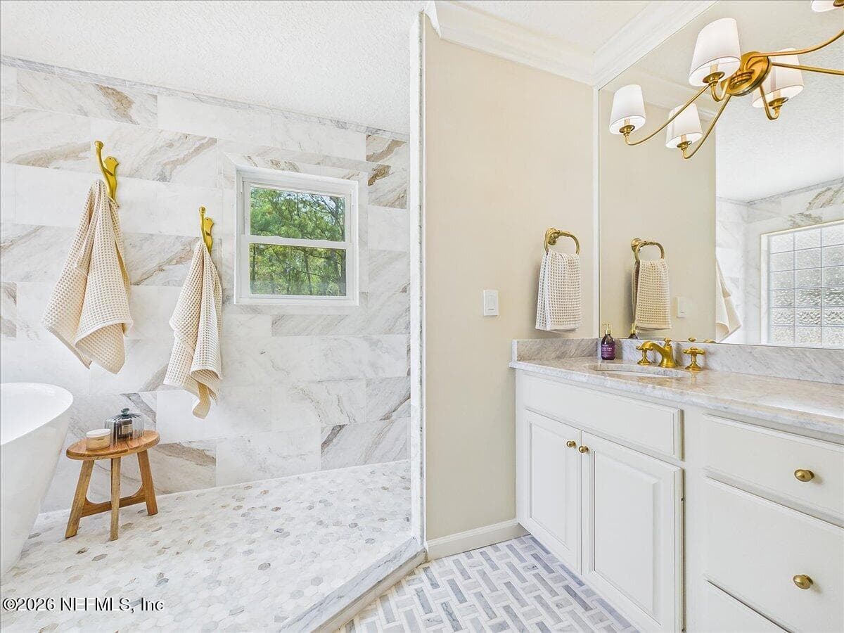 Photo 31 of 129 GRASSY Lane, Palatka, FL 32177